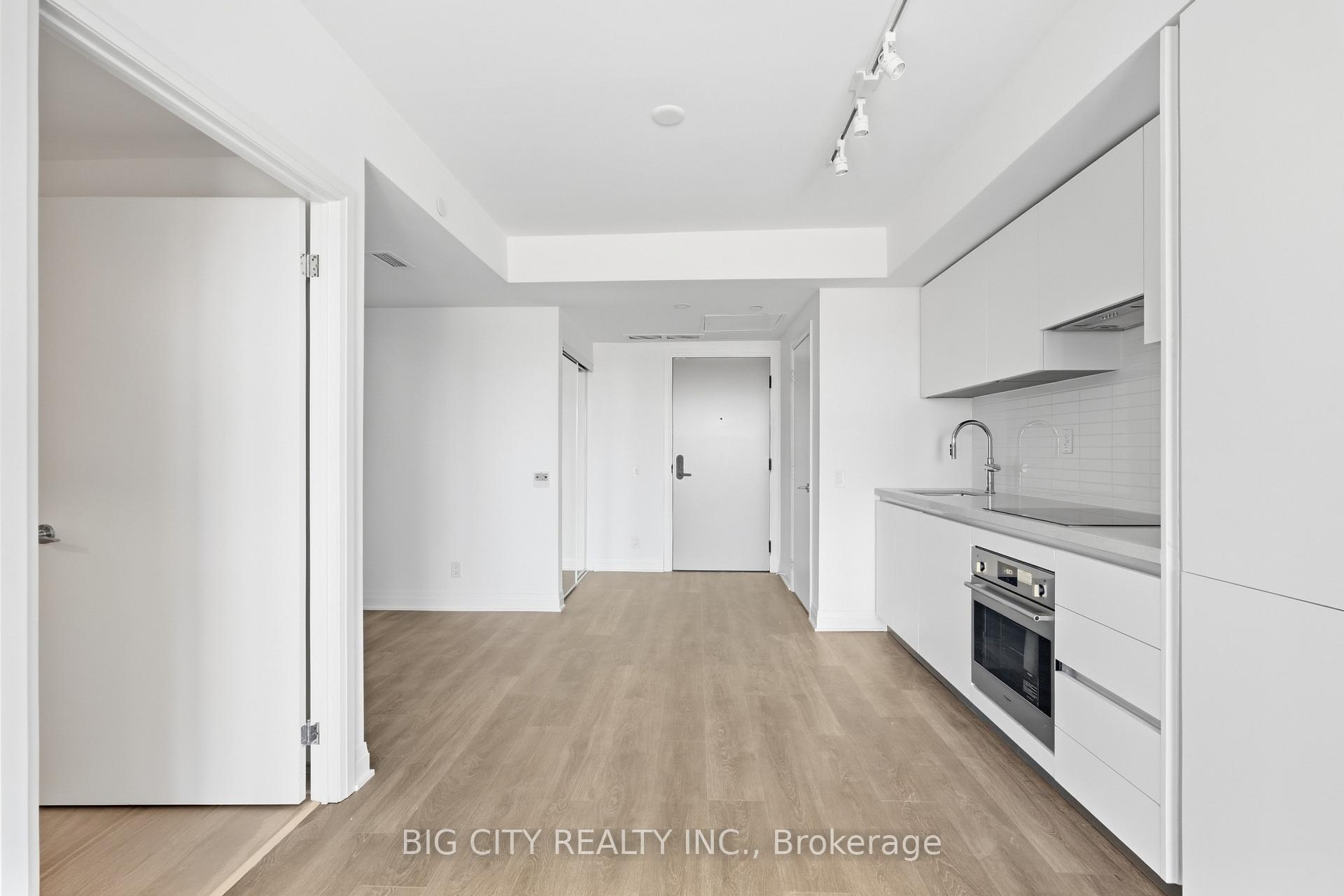 Photo 4 of Unit 1809, 25 Frederick Todd Way, Toronto, Thorncliffe Park — HOMEH