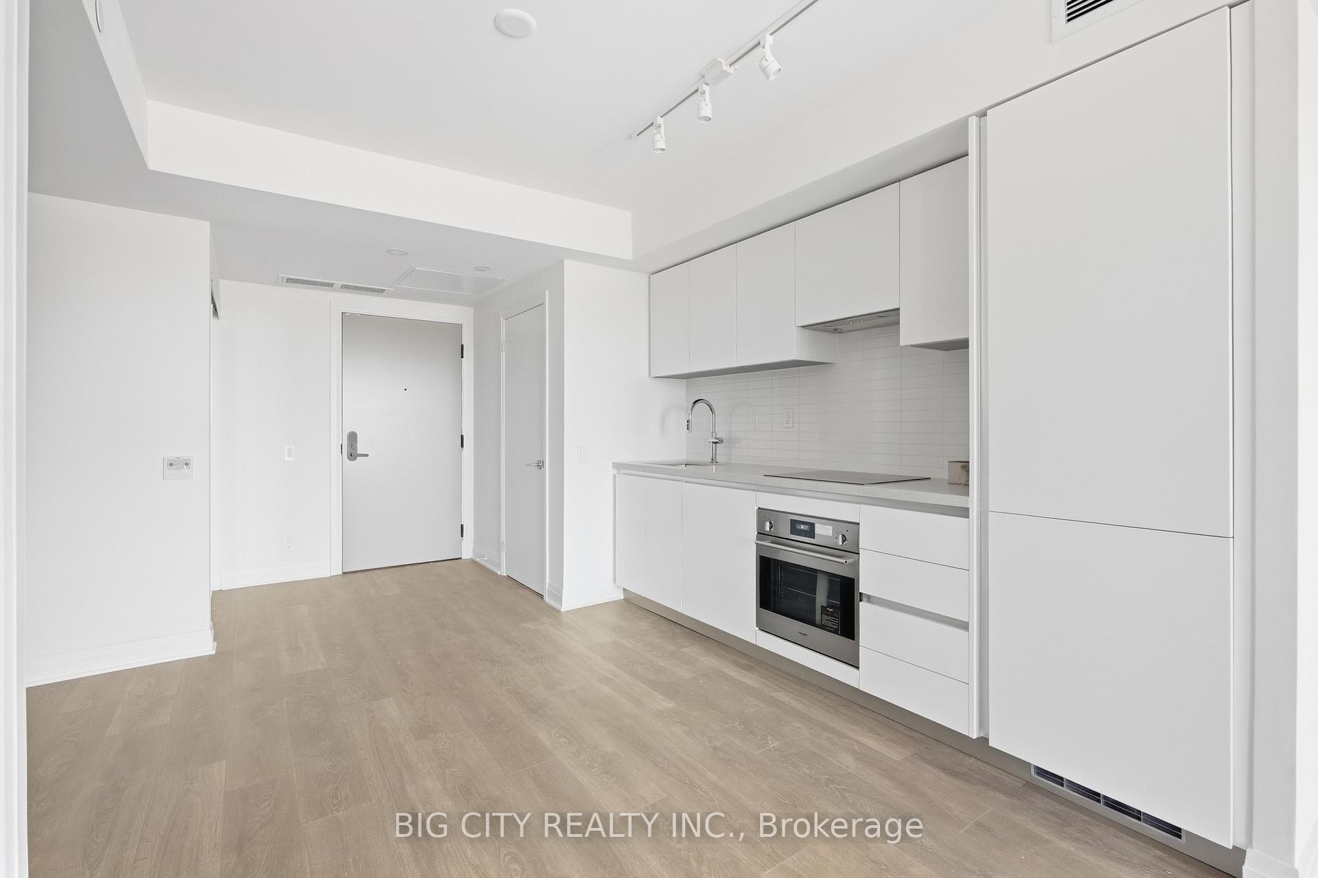Photo 5 of Unit 1809, 25 Frederick Todd Way, Toronto, Thorncliffe Park — HOMEH
