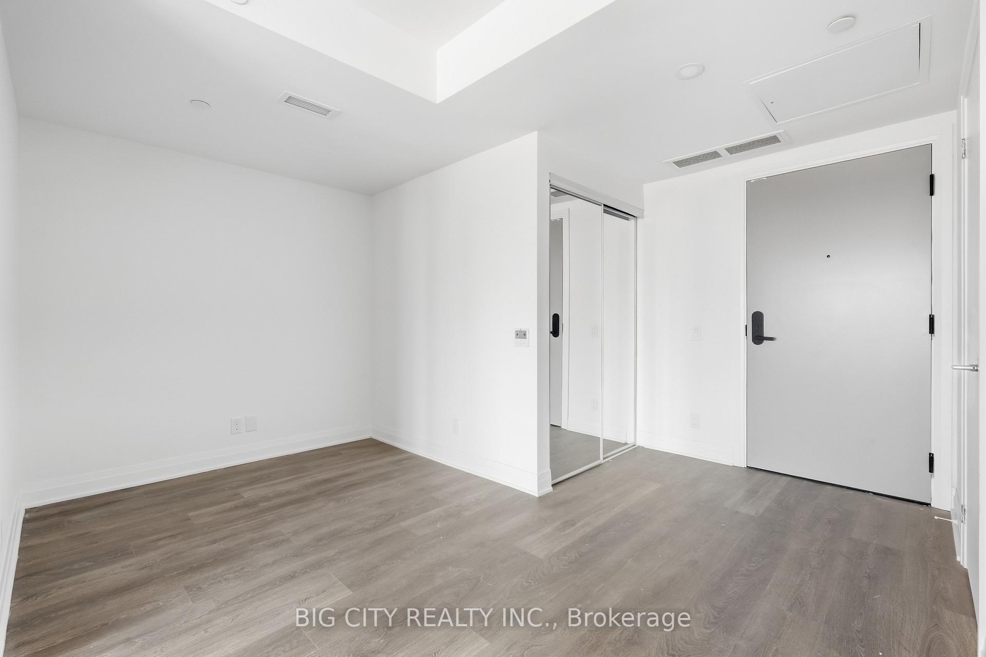Photo 6 of Unit 1809, 25 Frederick Todd Way, Toronto, Thorncliffe Park — HOMEH