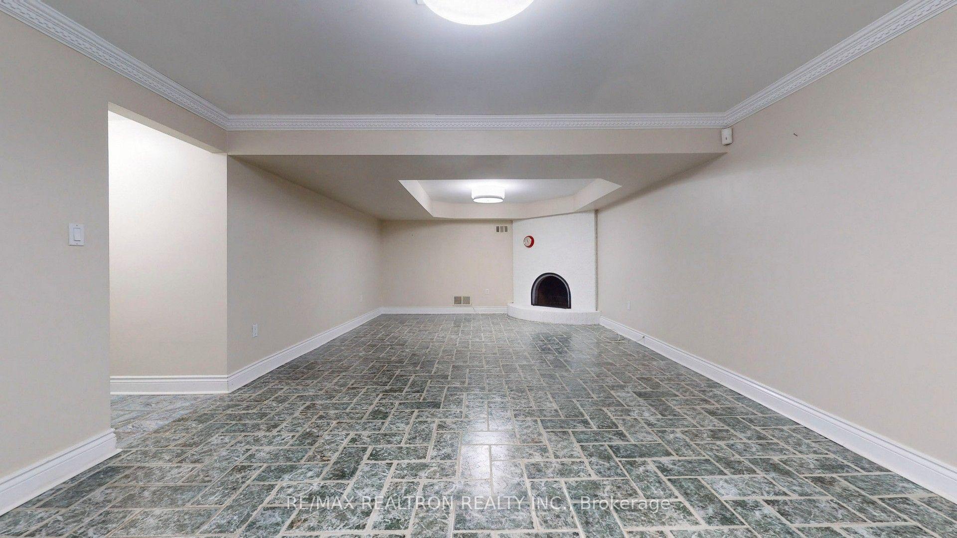 Photo 3 of Unit Bsmt, 31 Whitelock Crescent, North York, Bayview Village — HOMEH