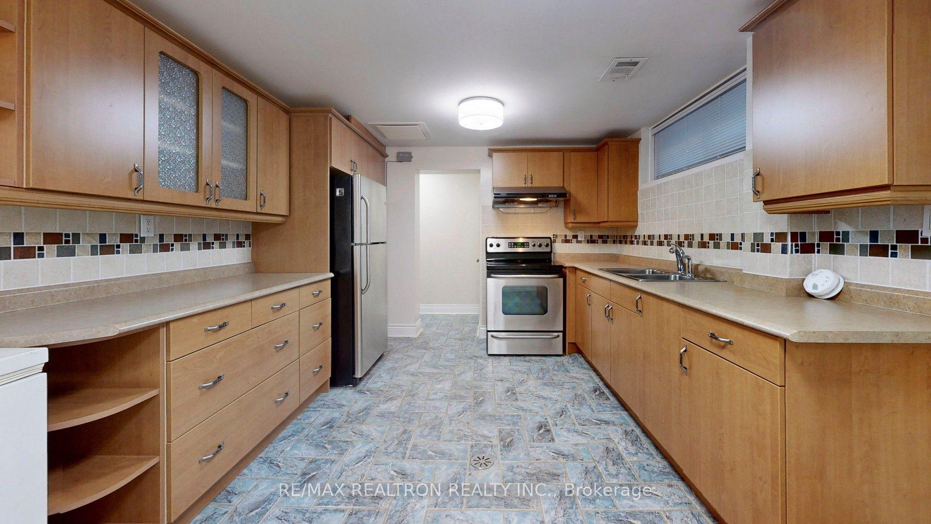 Photo 7 of Unit Bsmt, 31 Whitelock Crescent, North York, Bayview Village — HOMEH