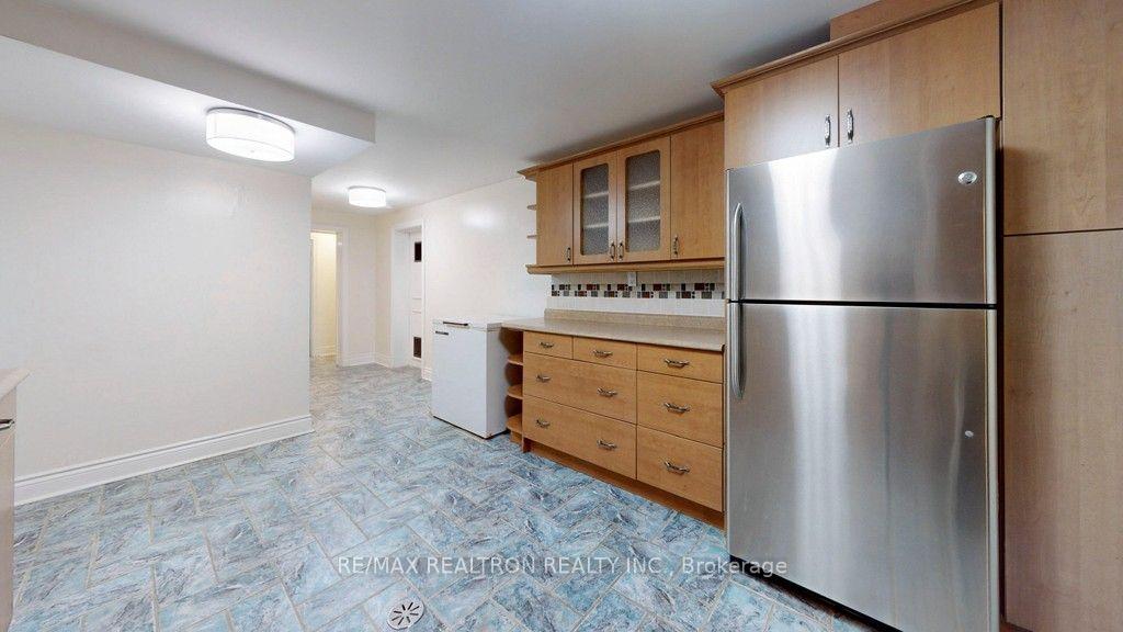 Photo 9 of Unit Bsmt, 31 Whitelock Crescent, North York, Bayview Village — HOMEH