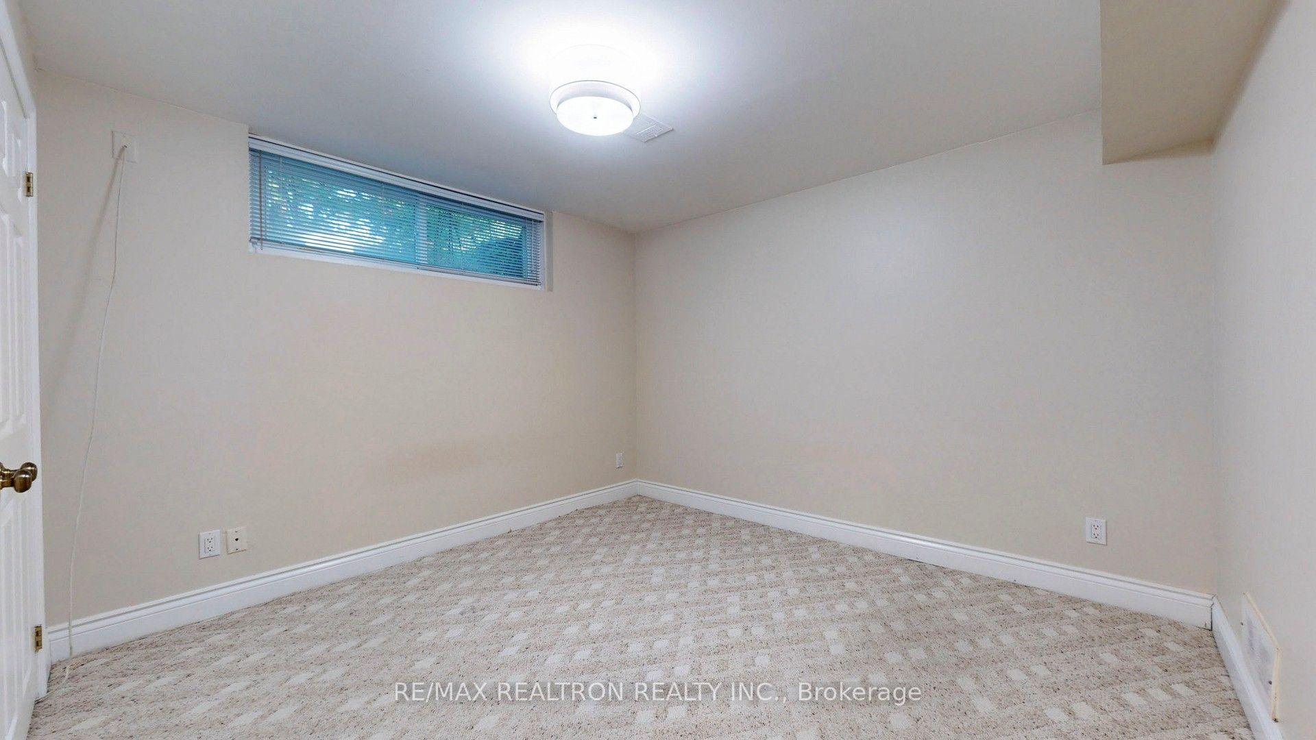 Photo 10 of Unit Bsmt, 31 Whitelock Crescent, North York, Bayview Village — HOMEH