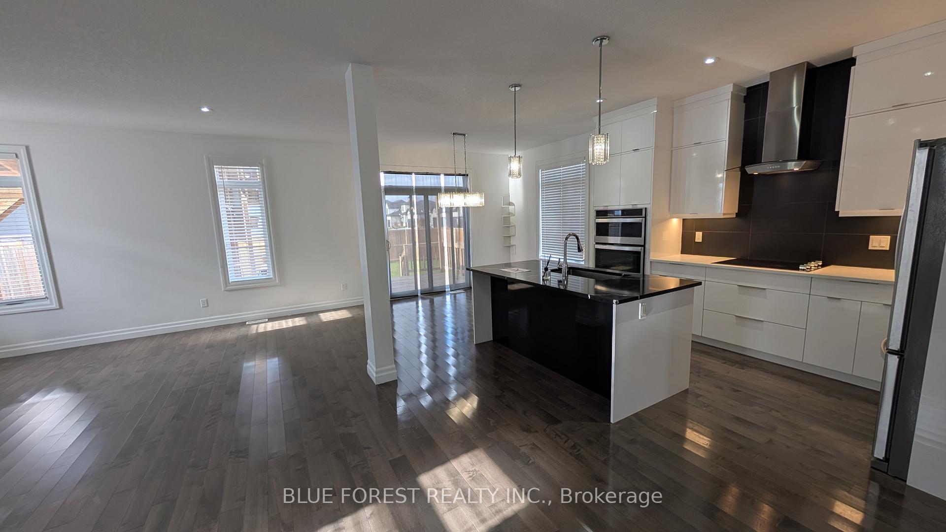 Photo 6 of 3319 Regiment Road, London, South V — HOMEH