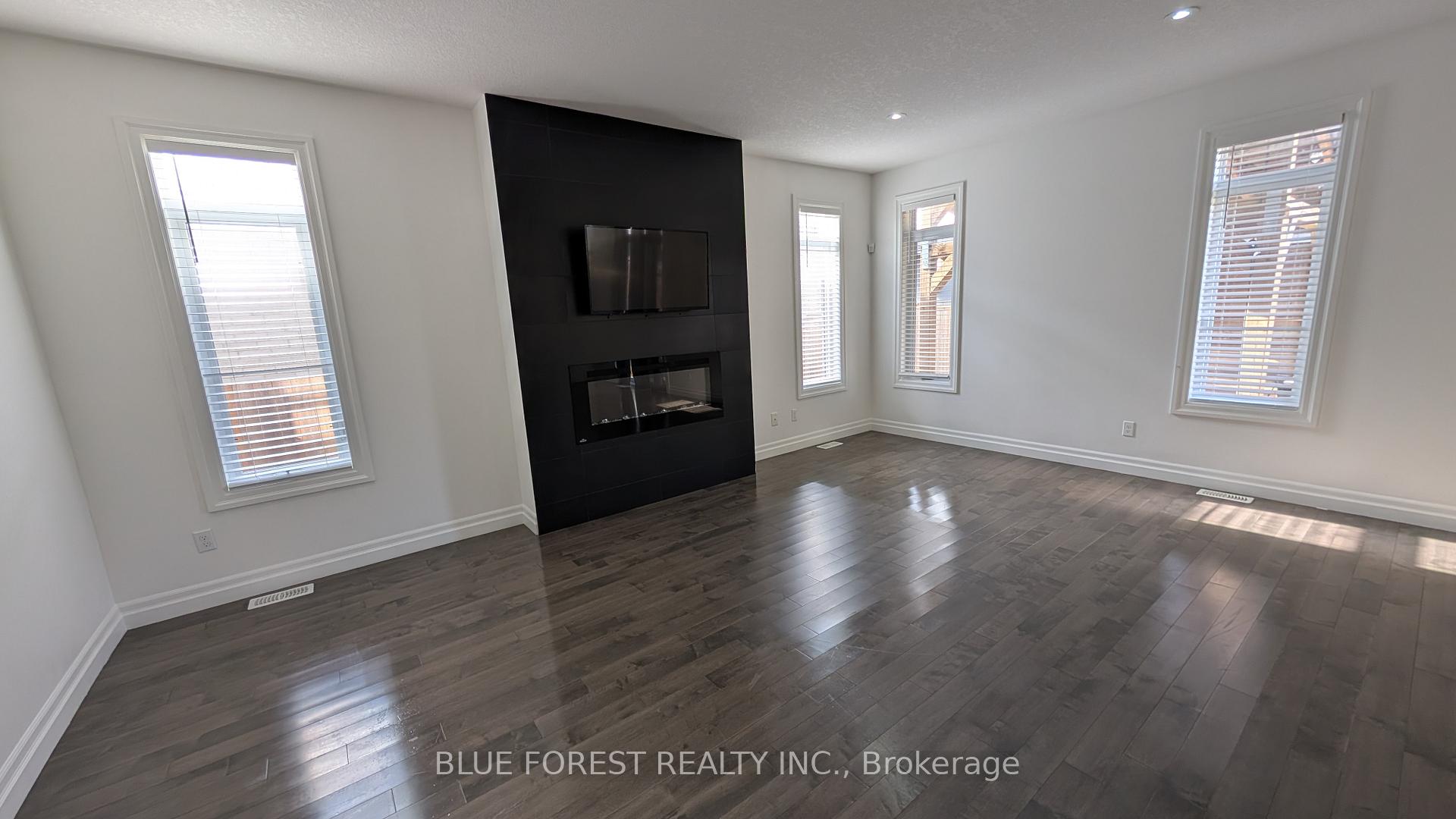 Photo 7 of 3319 Regiment Road, London, South V — HOMEH