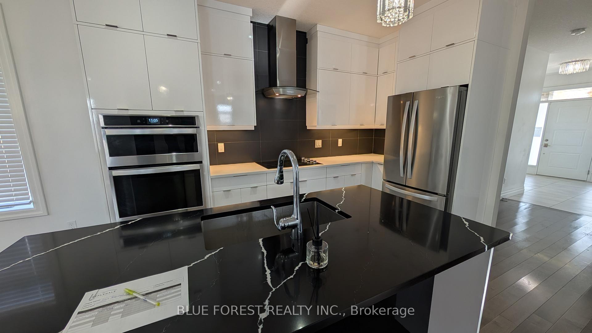 Photo 13 of 3319 Regiment Road, London, South V — HOMEH