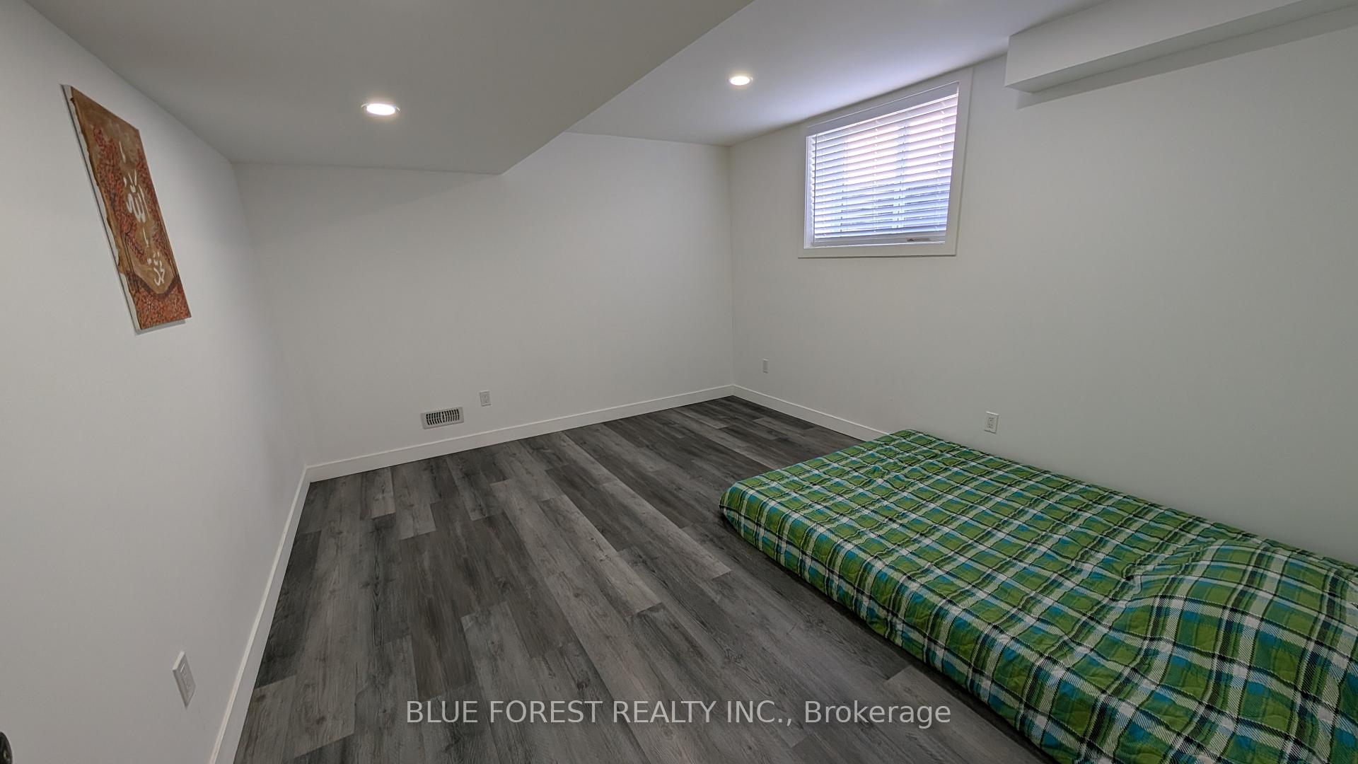Photo 19 of 3319 Regiment Road, London, South V — HOMEH