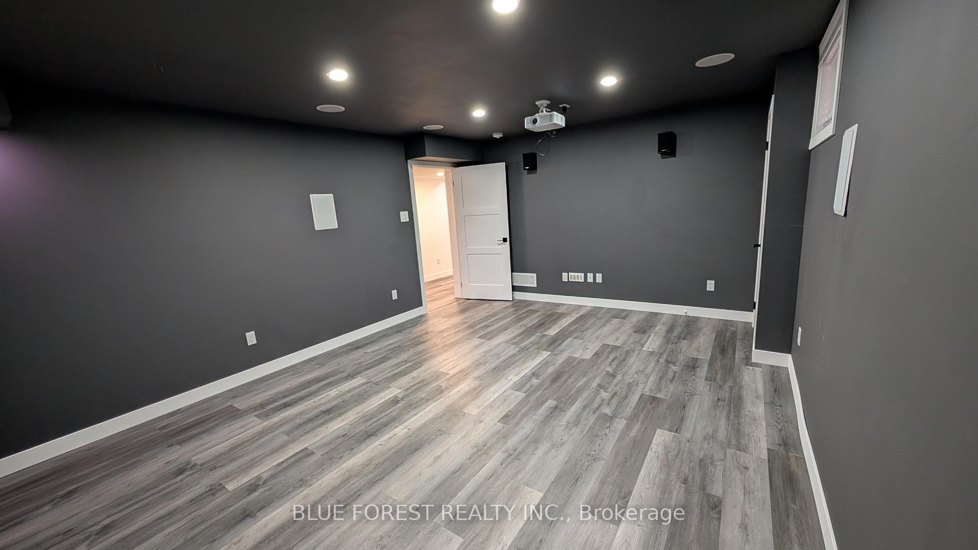 Photo 22 of 3319 Regiment Road, London, South V — HOMEH
