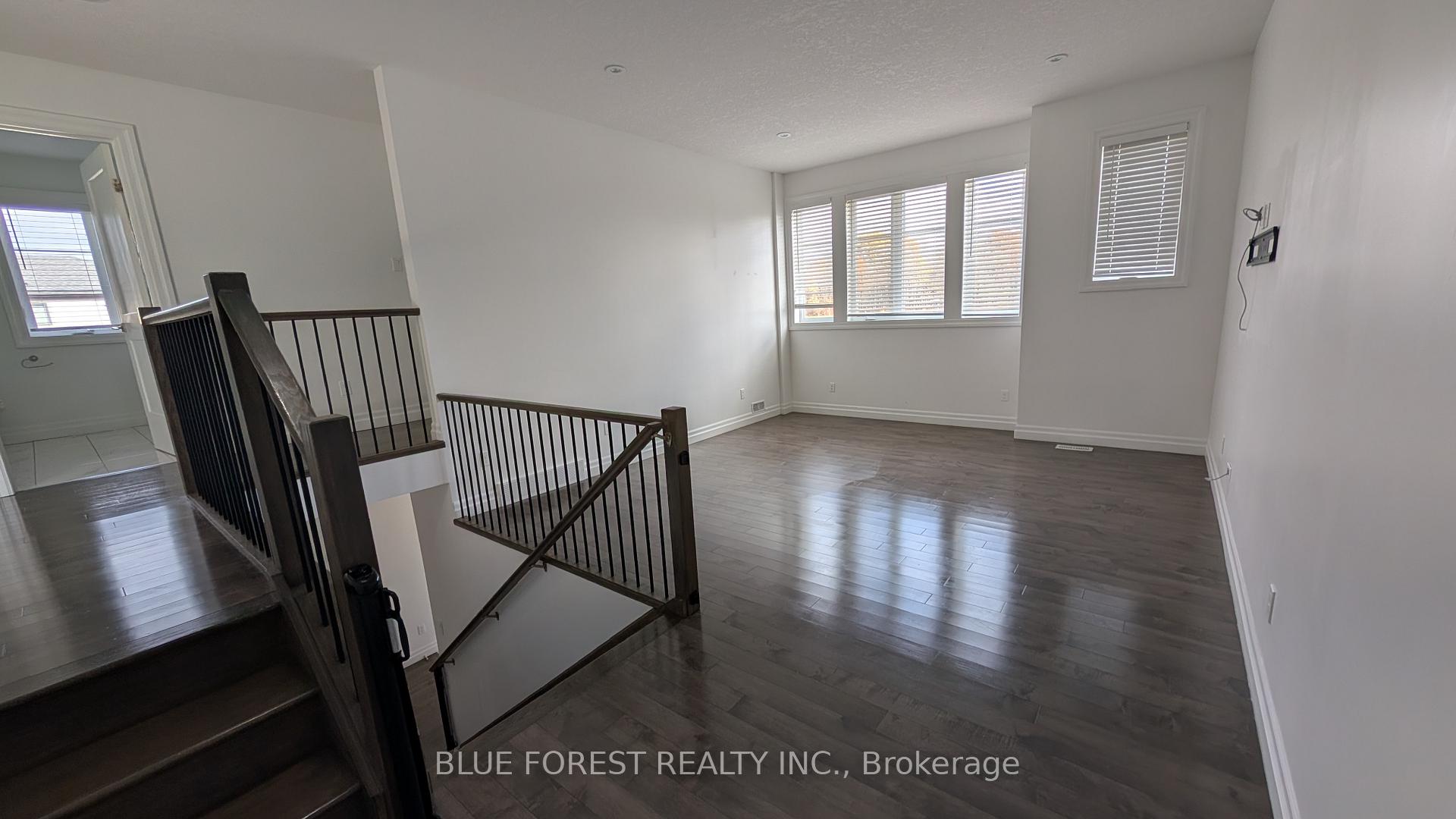 Photo 23 of 3319 Regiment Road, London, South V — HOMEH