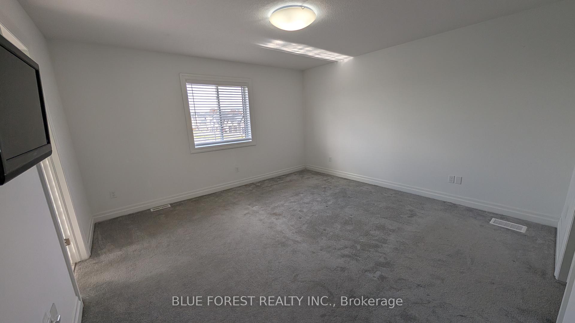 Photo 26 of 3319 Regiment Road, London, South V — HOMEH