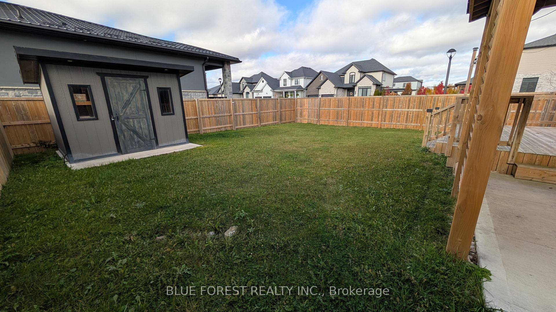 Photo 35 of 3319 Regiment Road, London, South V — HOMEH