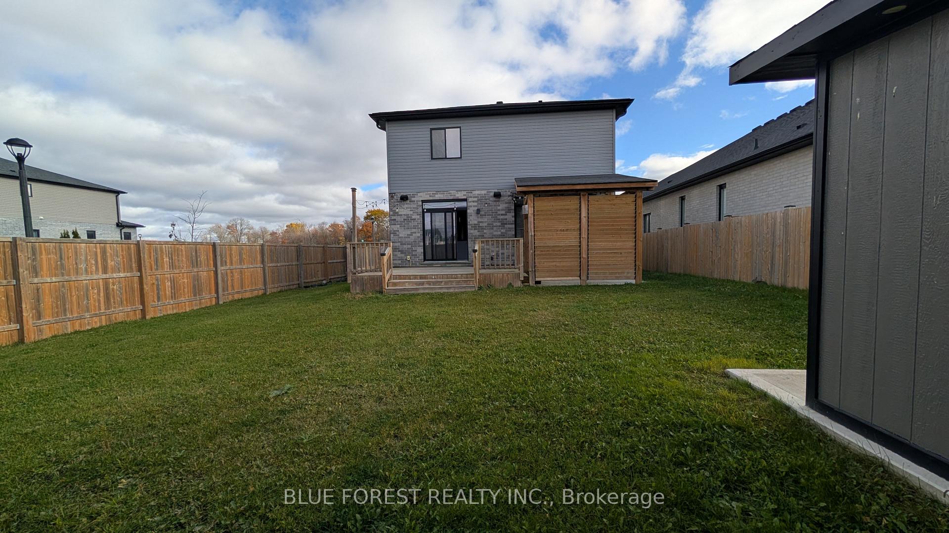 Photo 36 of 3319 Regiment Road, London, South V — HOMEH