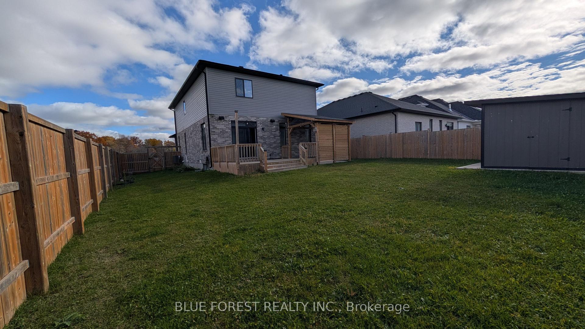 Photo 37 of 3319 Regiment Road, London, South V — HOMEH