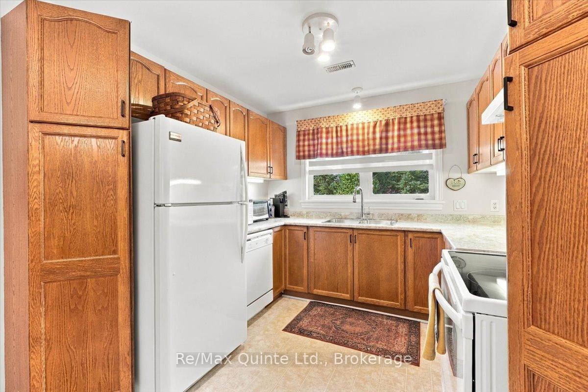 Photo 9 of Unit 14, 15 Aldersgate Drive, Belleville, Belleville Ward — HOMEH