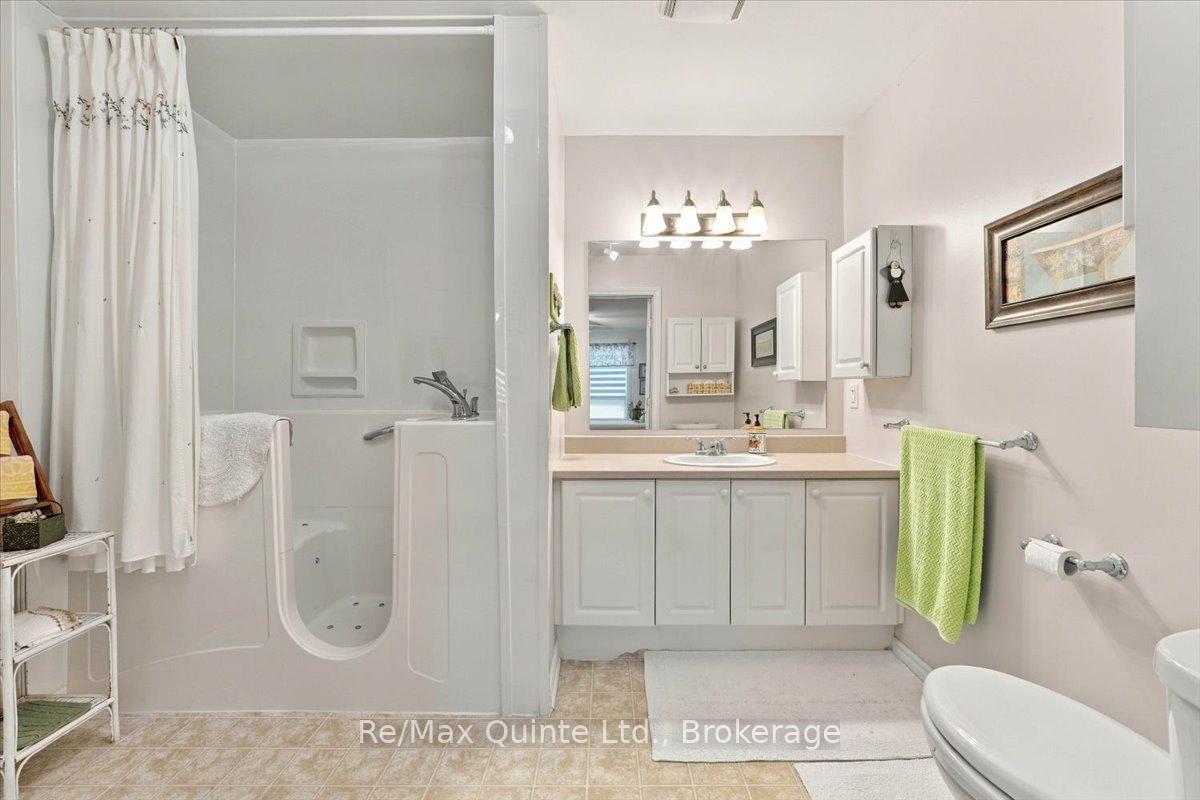 Photo 13 of Unit 14, 15 Aldersgate Drive, Belleville, Belleville Ward — HOMEH
