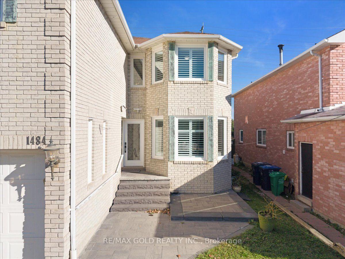 Photo 2 of 1484 Rose Haven Road, Mississauga, East Credit — HOMEH
