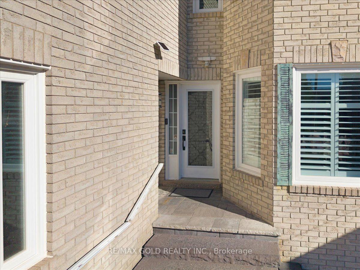 Photo 3 of 1484 Rose Haven Road, Mississauga, East Credit — HOMEH