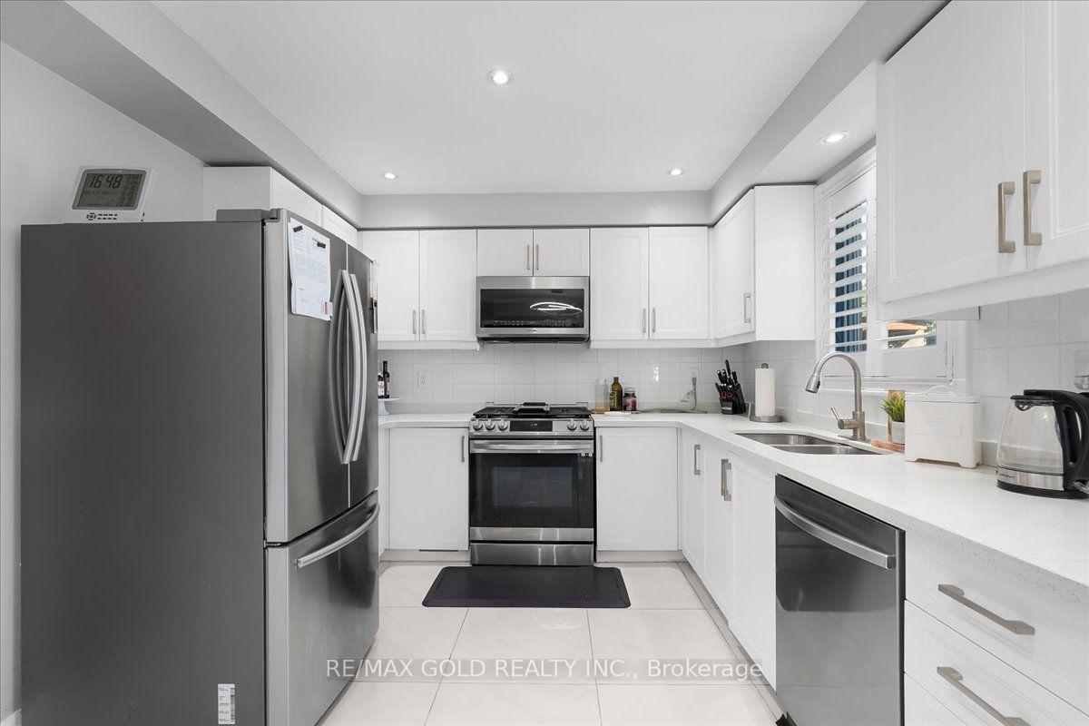 Photo 12 of 1484 Rose Haven Road, Mississauga, East Credit — HOMEH