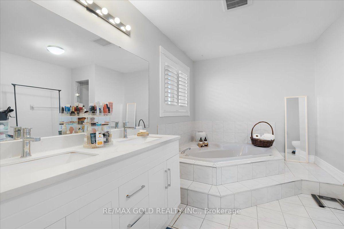Photo 20 of 1484 Rose Haven Road, Mississauga, East Credit — HOMEH
