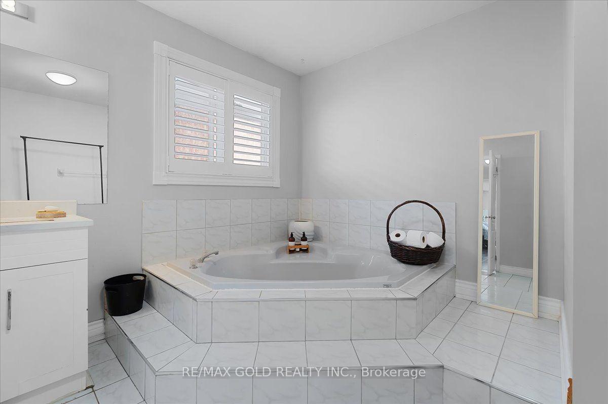 Photo 22 of 1484 Rose Haven Road, Mississauga, East Credit — HOMEH