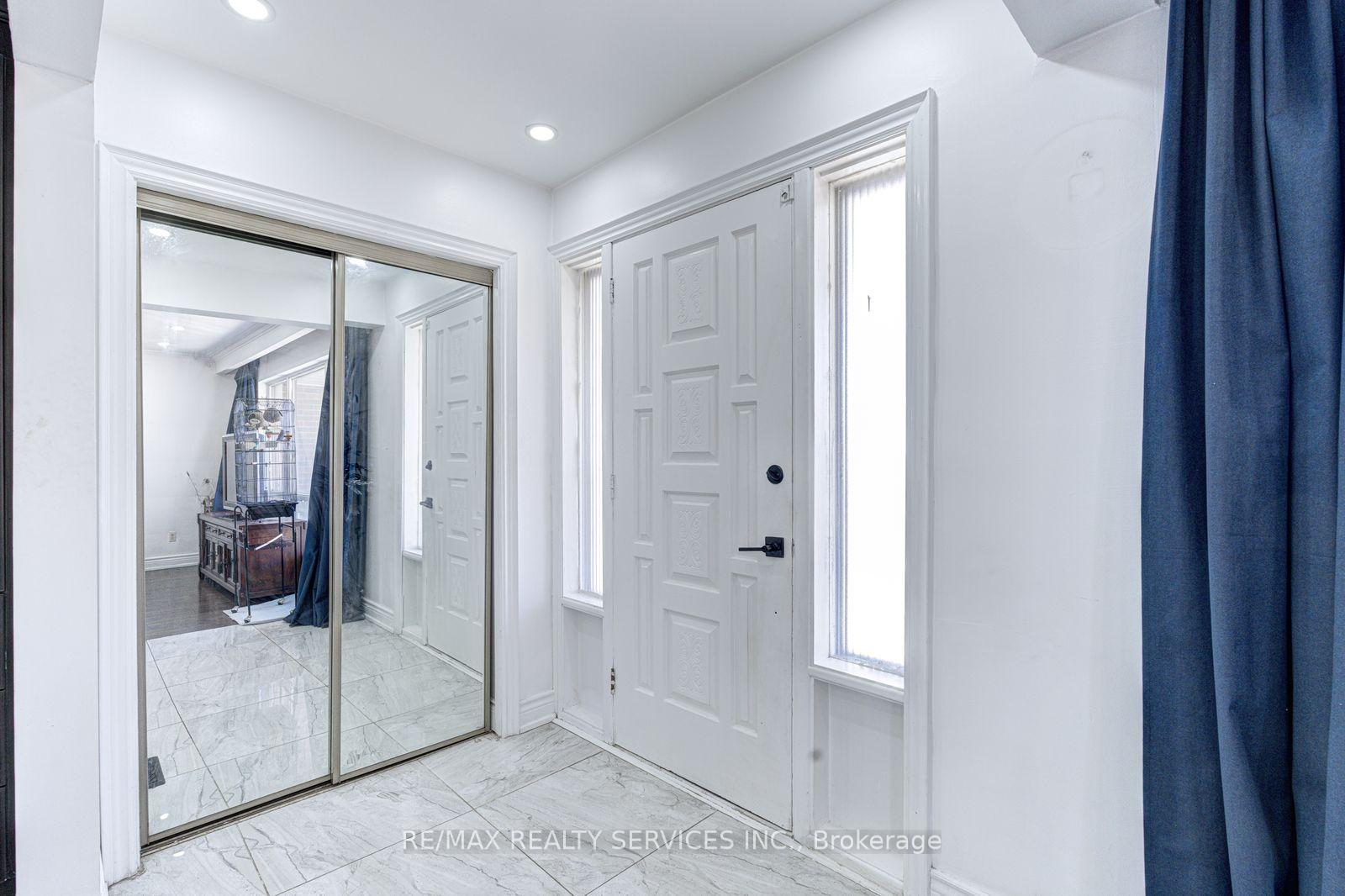 Photo 7 of 7558 Rockhill Road, Mississauga, Malton — HOMEH