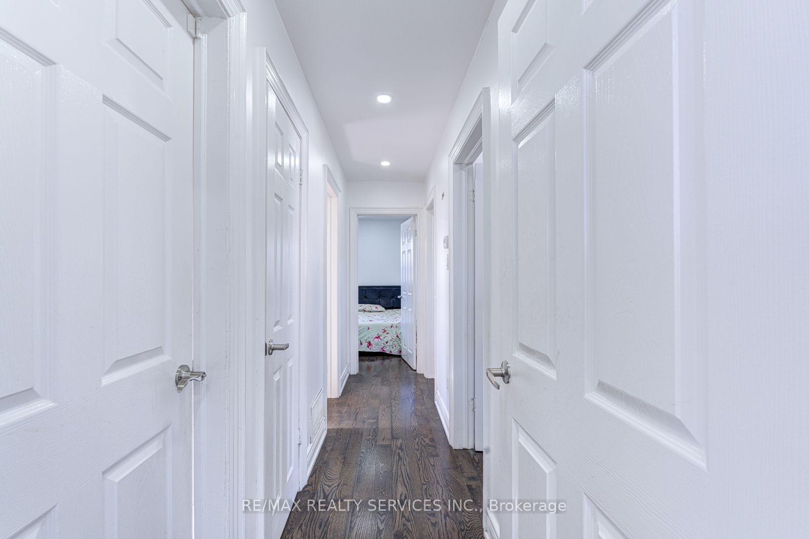 Photo 17 of 7558 Rockhill Road, Mississauga, Malton — HOMEH