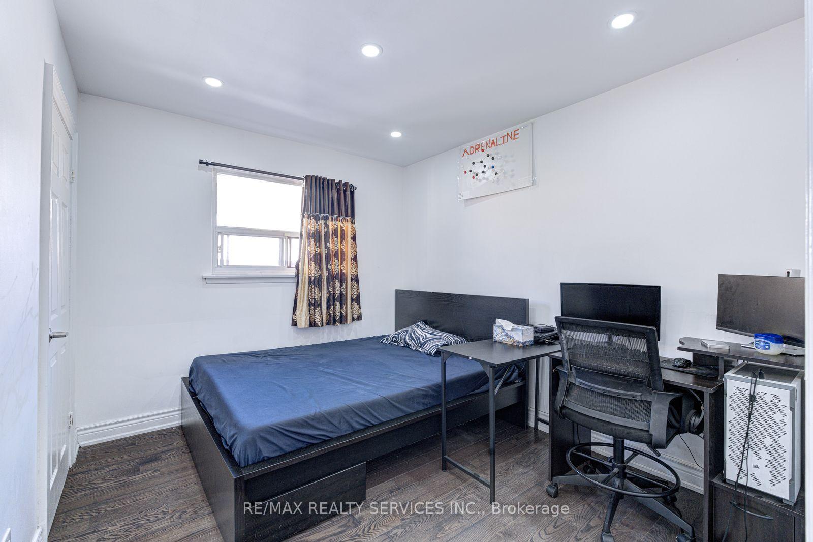 Photo 18 of 7558 Rockhill Road, Mississauga, Malton — HOMEH
