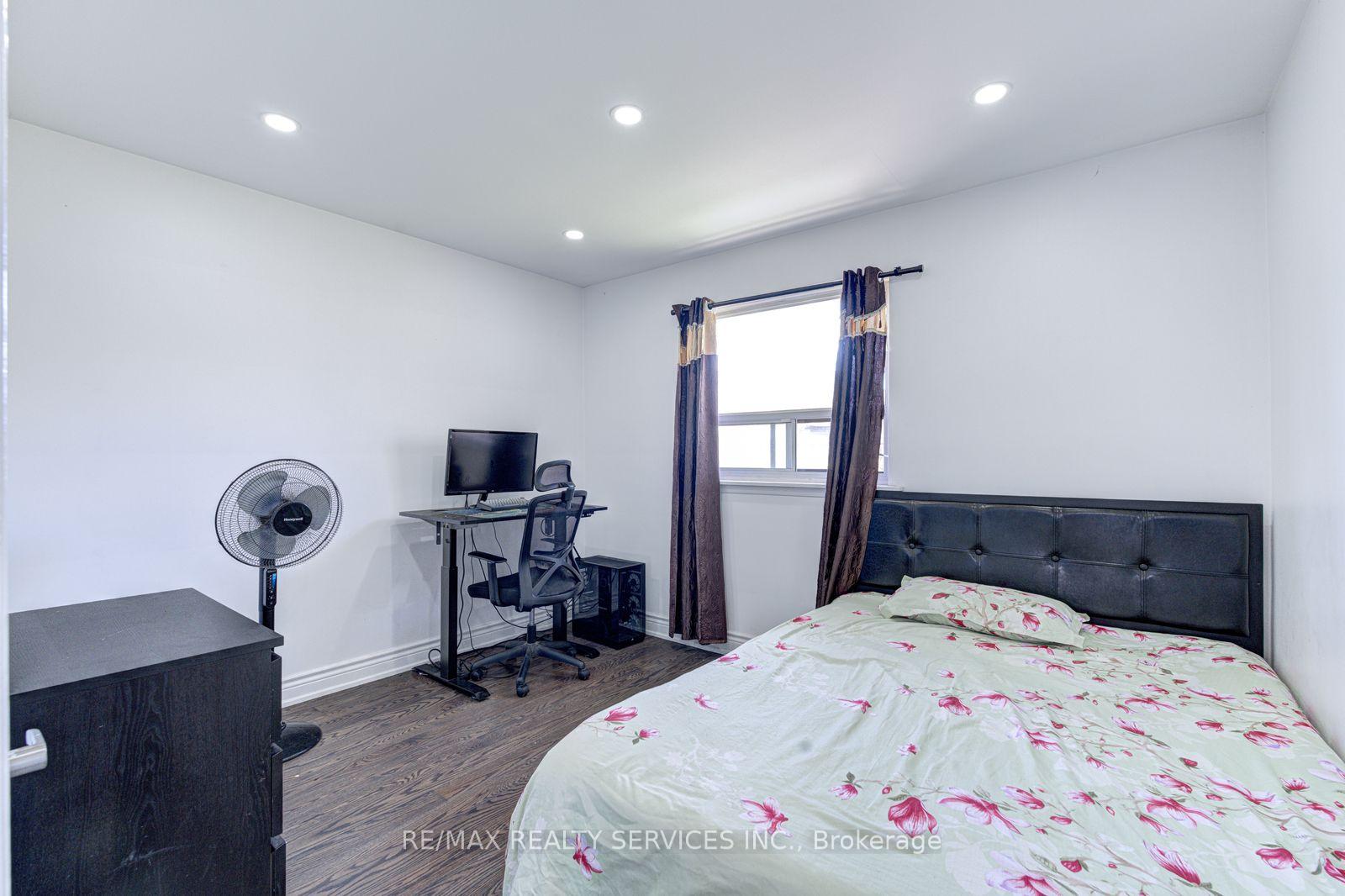 Photo 22 of 7558 Rockhill Road, Mississauga, Malton — HOMEH