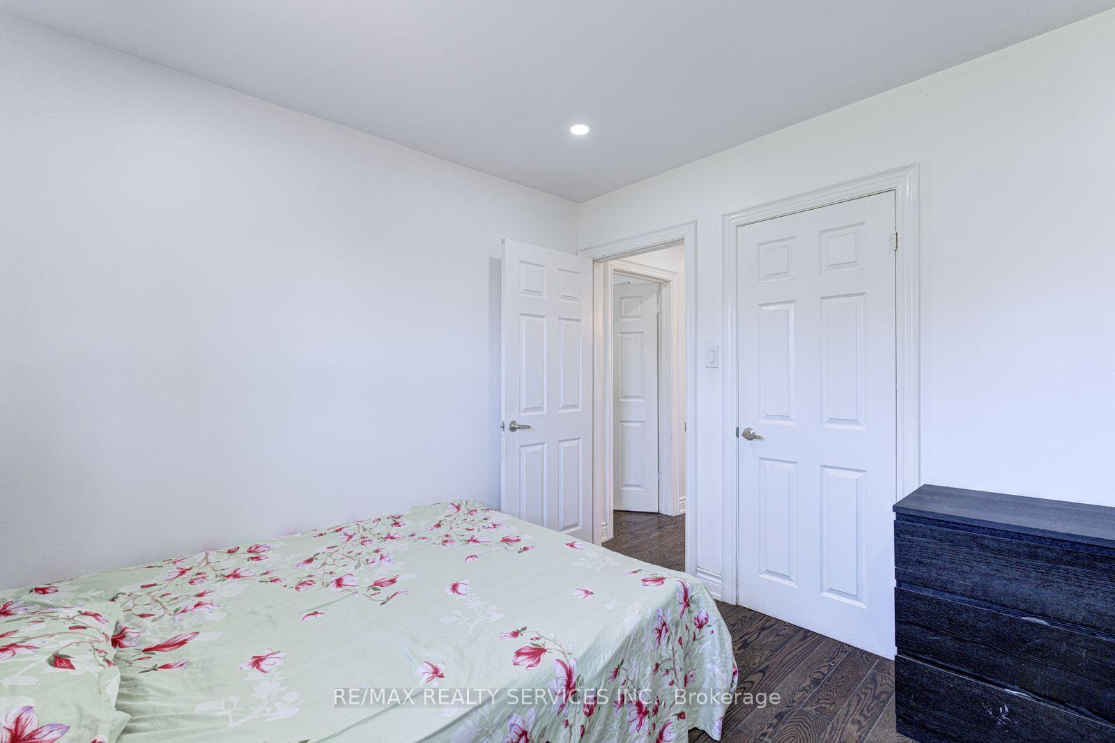 Photo 23 of 7558 Rockhill Road, Mississauga, Malton — HOMEH