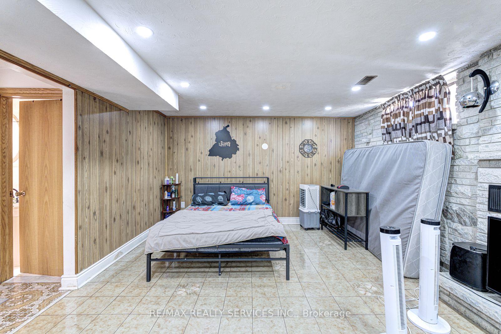 Photo 26 of 7558 Rockhill Road, Mississauga, Malton — HOMEH