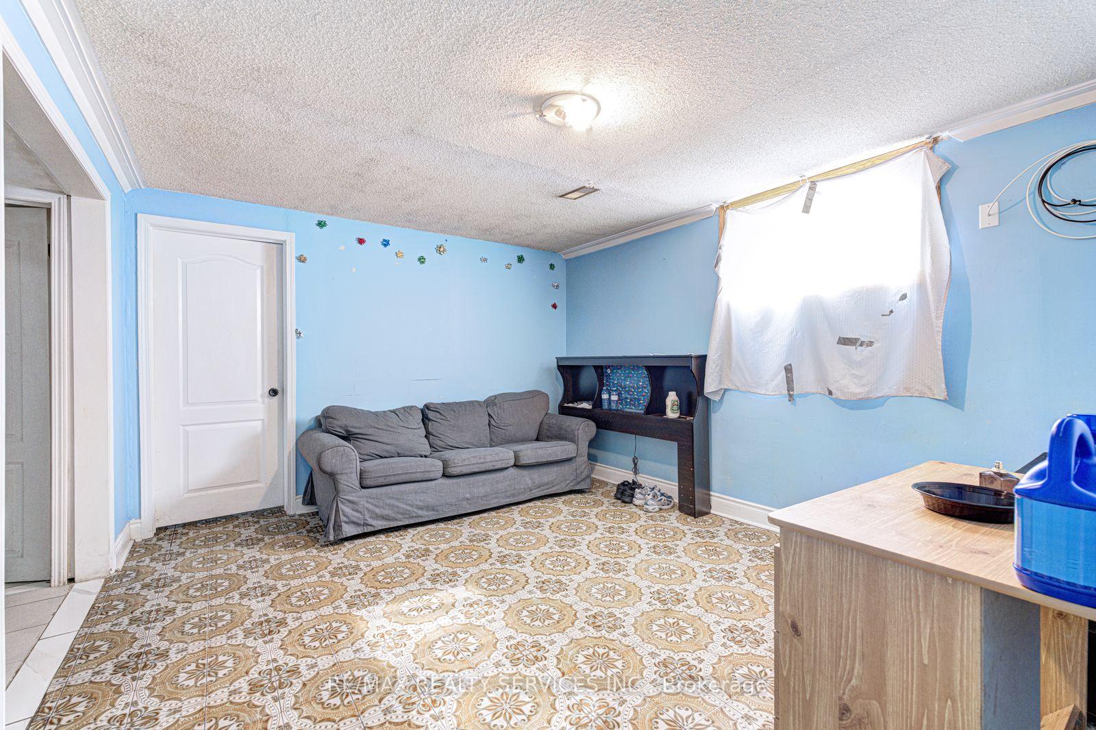 Photo 29 of 7558 Rockhill Road, Mississauga, Malton — HOMEH