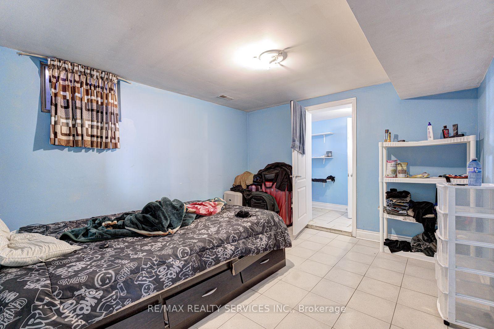 Photo 31 of 7558 Rockhill Road, Mississauga, Malton — HOMEH