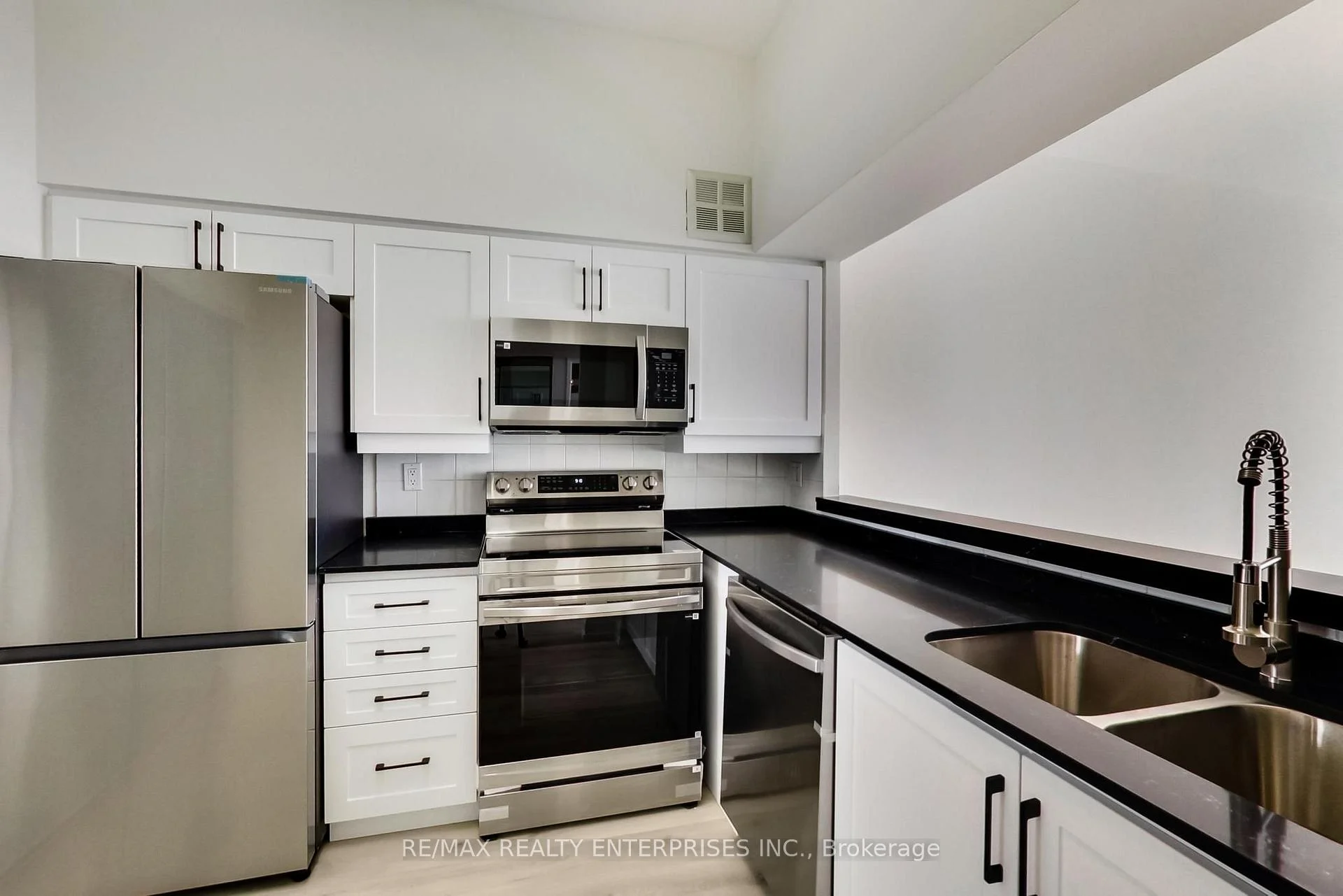 Photo 12 of Unit 110B, 3605 Kariya Drive, Mississauga, City Centre — HOMEH