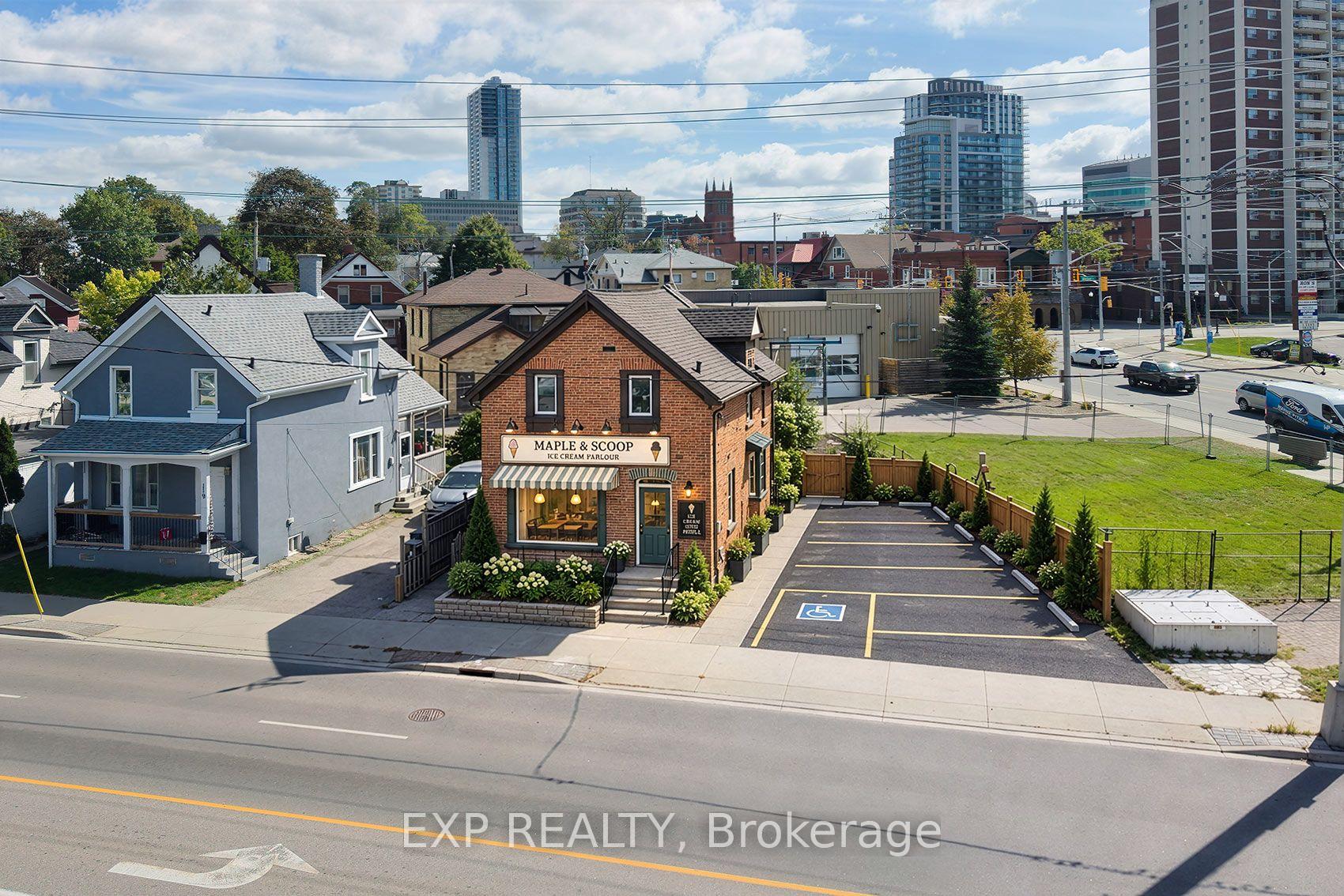 Photo of 115 Victoria Street N