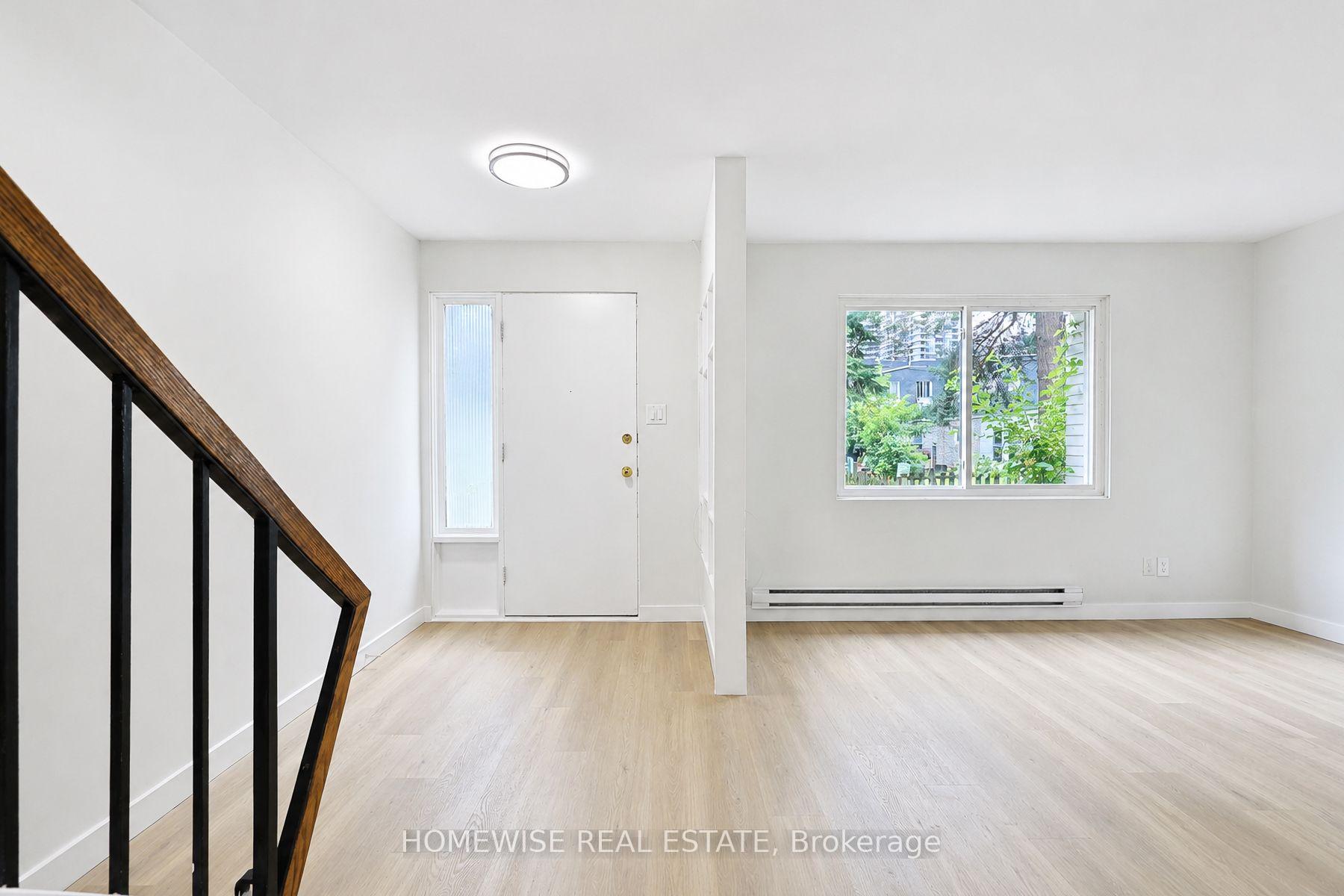 Photo 4 of Unit 27, 1350 Winding Trail, Mississauga, Applewood — HOMEH