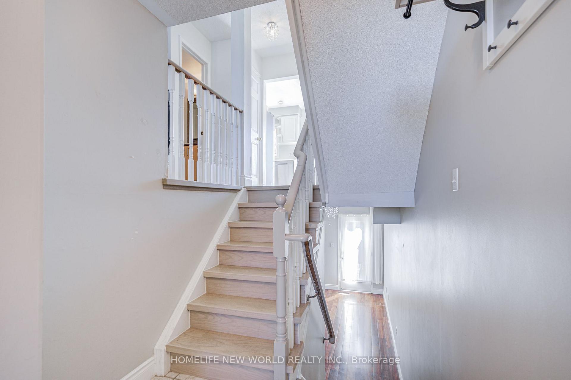 Photo 6 of 410 Fairgate Way, Oakville, Wedgewood Creek — HOMEH