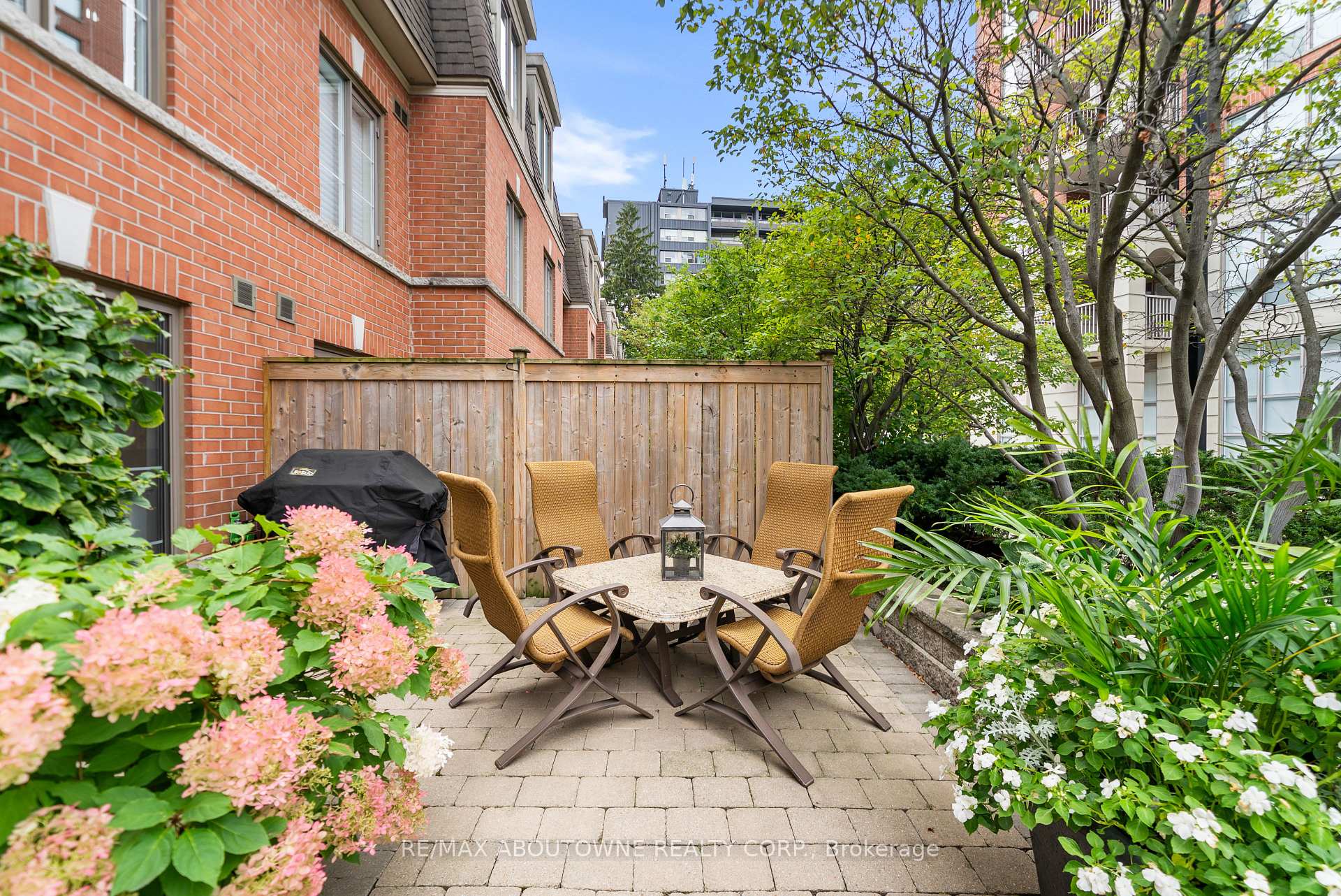 Photo 4 of Unit TH9, 442 Maple Avenue, Burlington, Brant — HOMEH