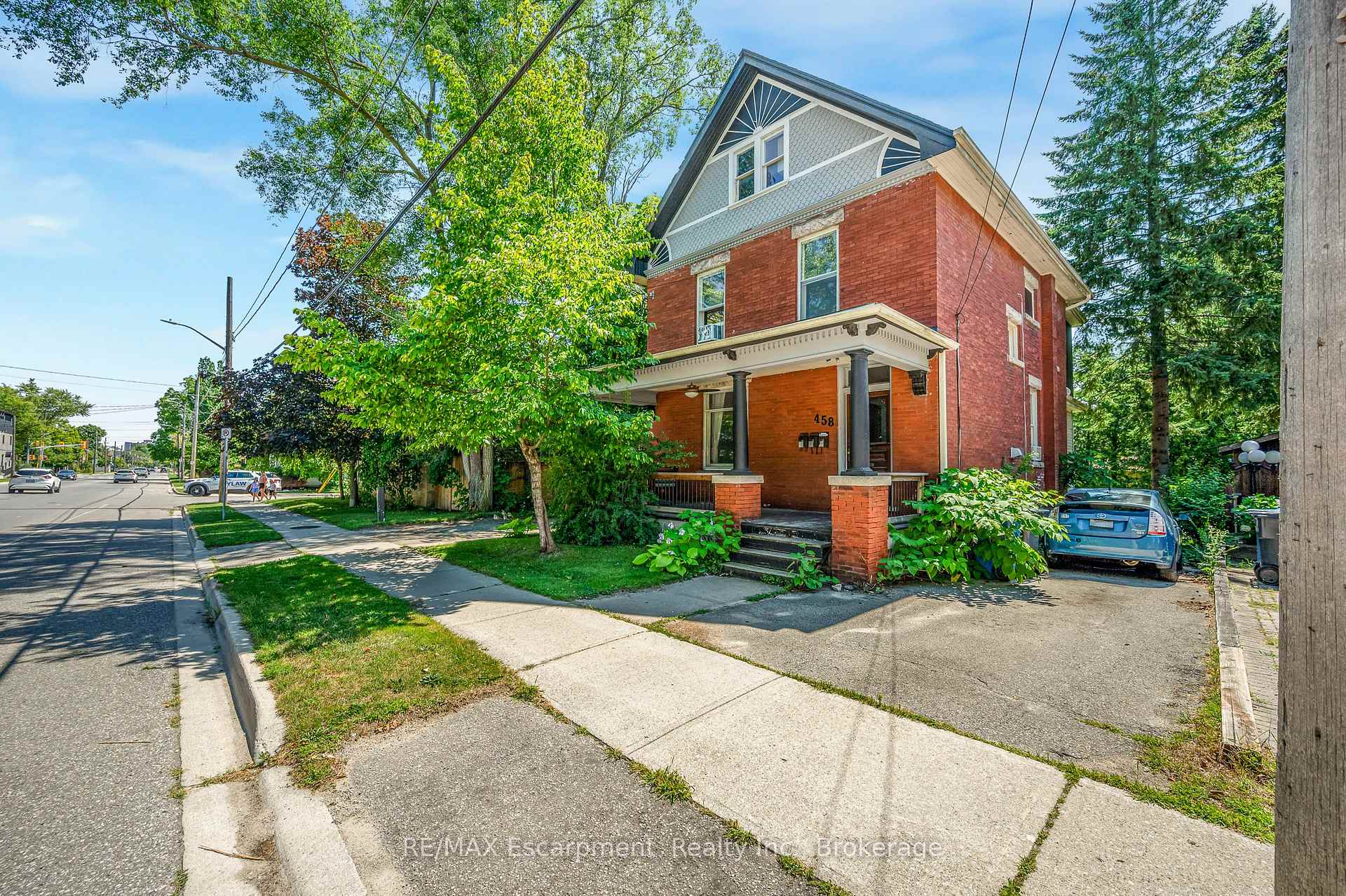 Photo 2 of 458 Woolwich Street, Guelph, Exhibition Park — HOMEH