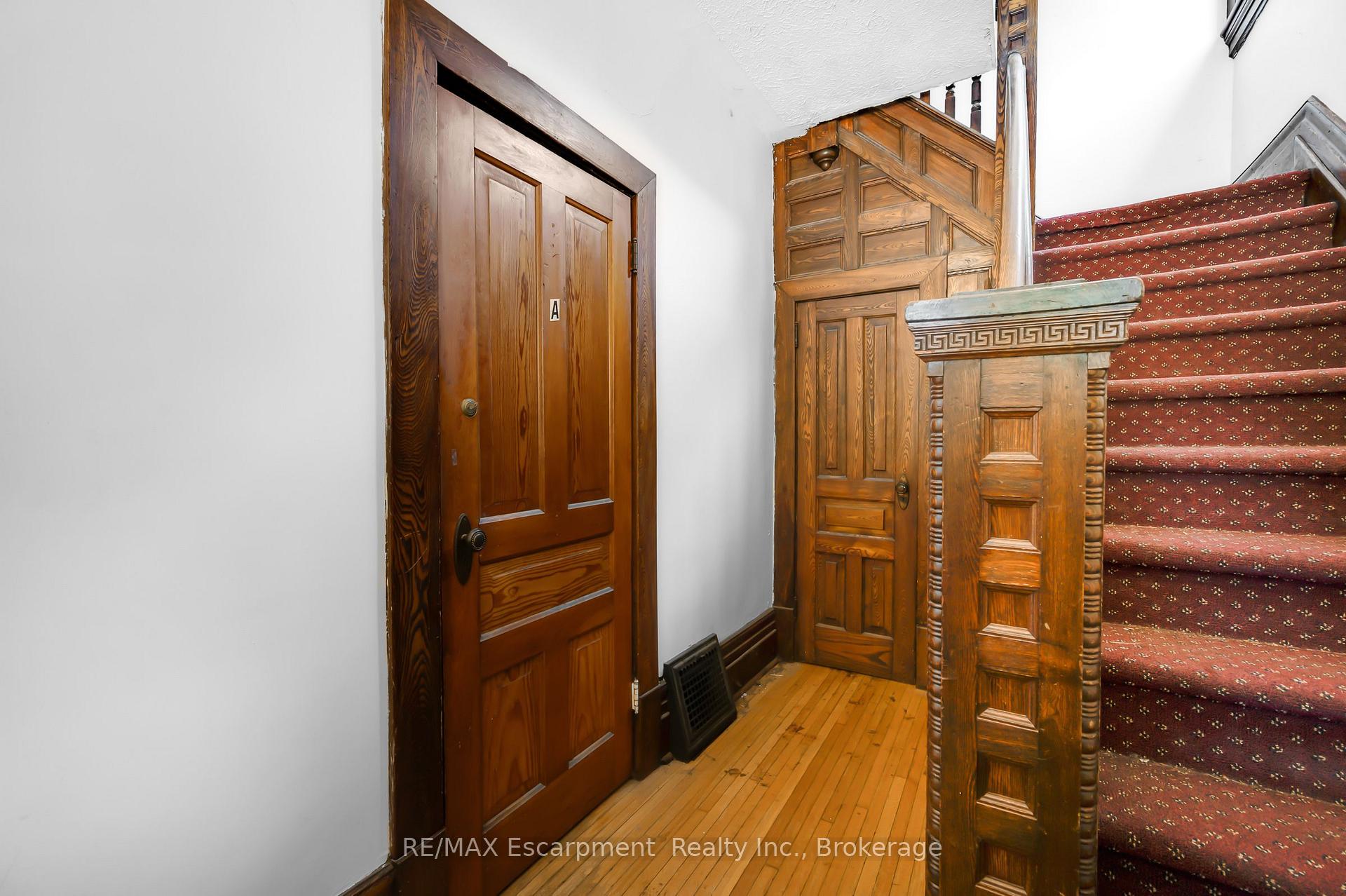 Photo 6 of 458 Woolwich Street, Guelph, Exhibition Park — HOMEH