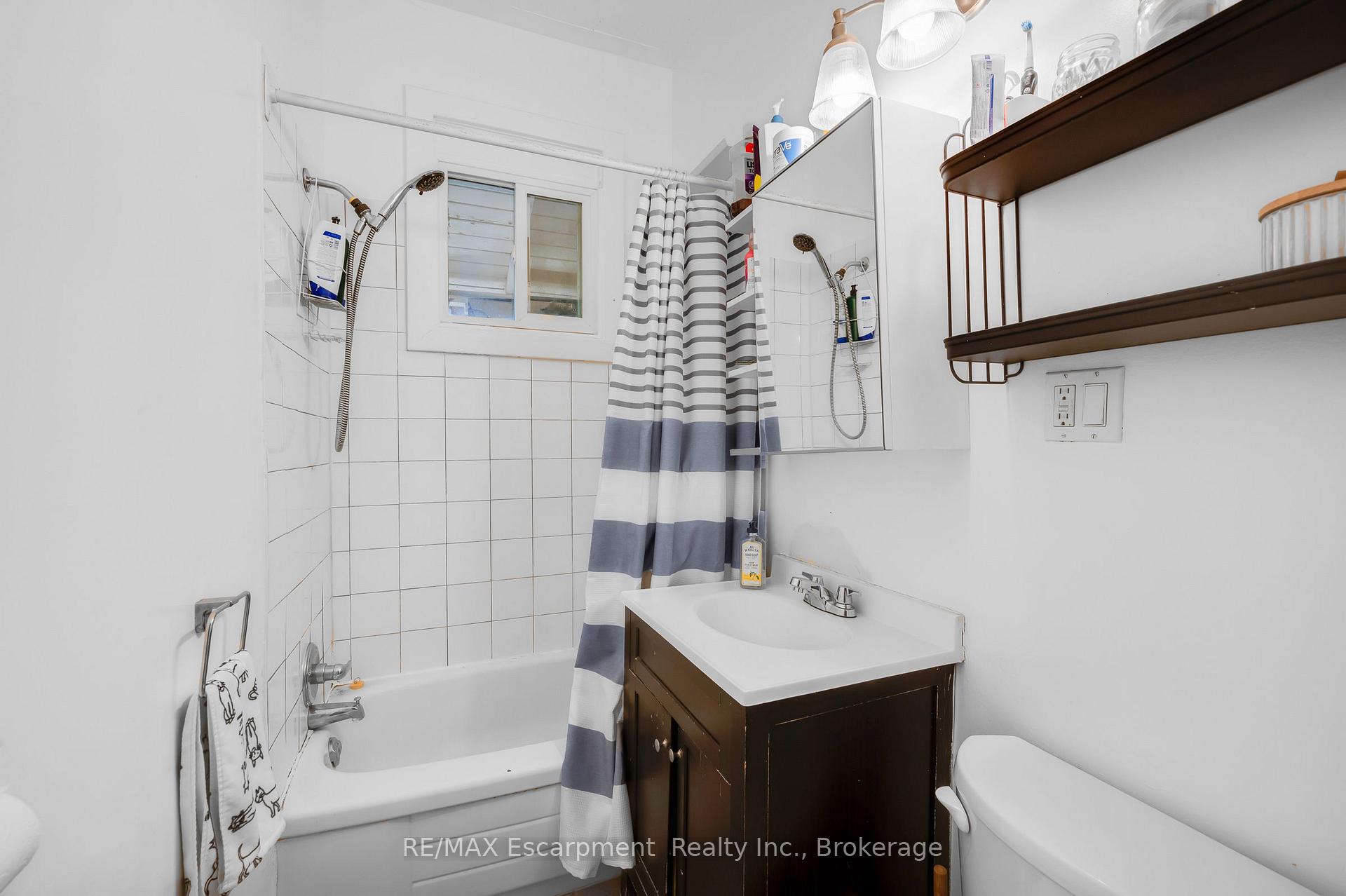 Photo 12 of 458 Woolwich Street, Guelph, Exhibition Park — HOMEH
