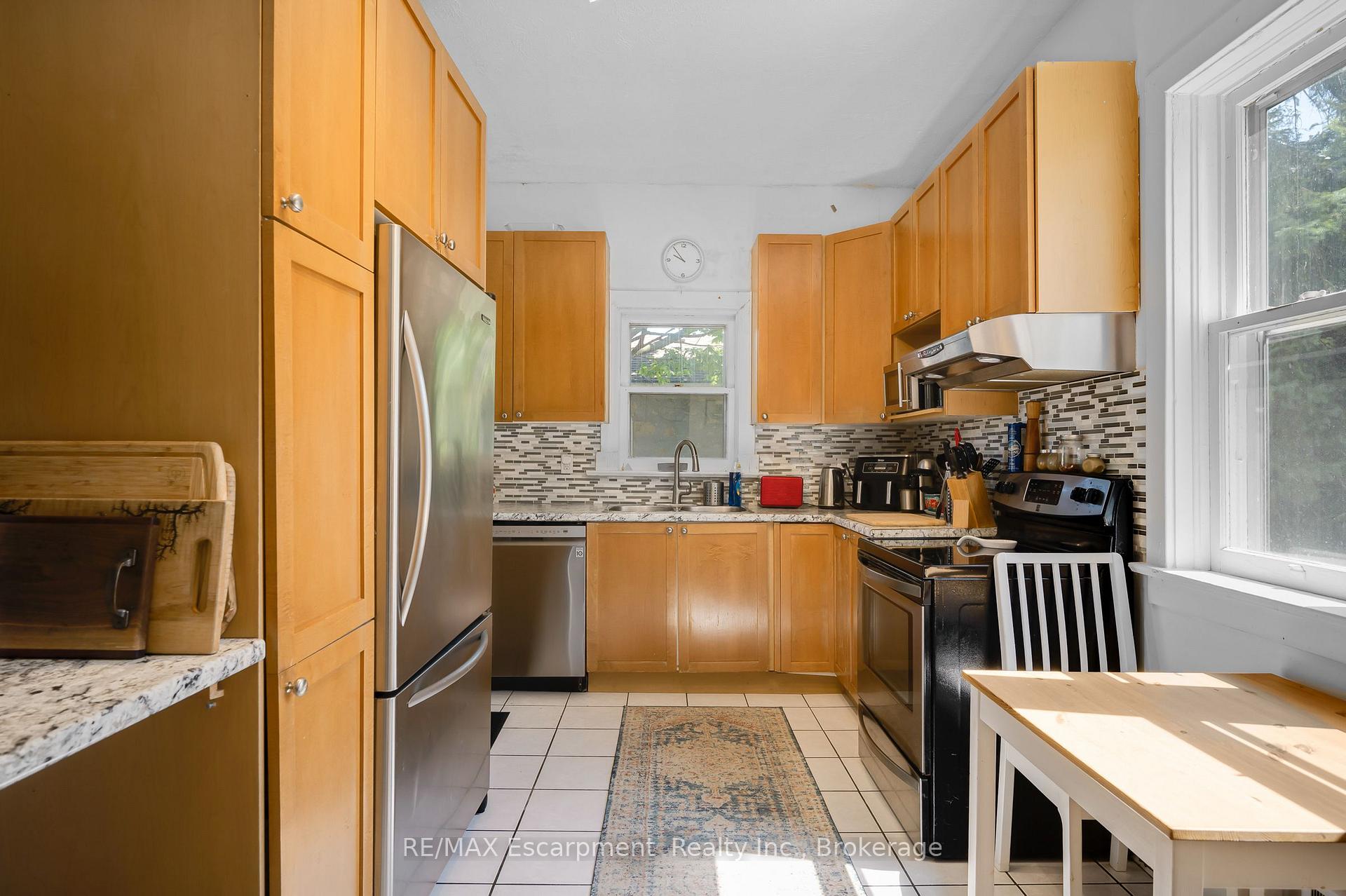 Photo 13 of 458 Woolwich Street, Guelph, Exhibition Park — HOMEH