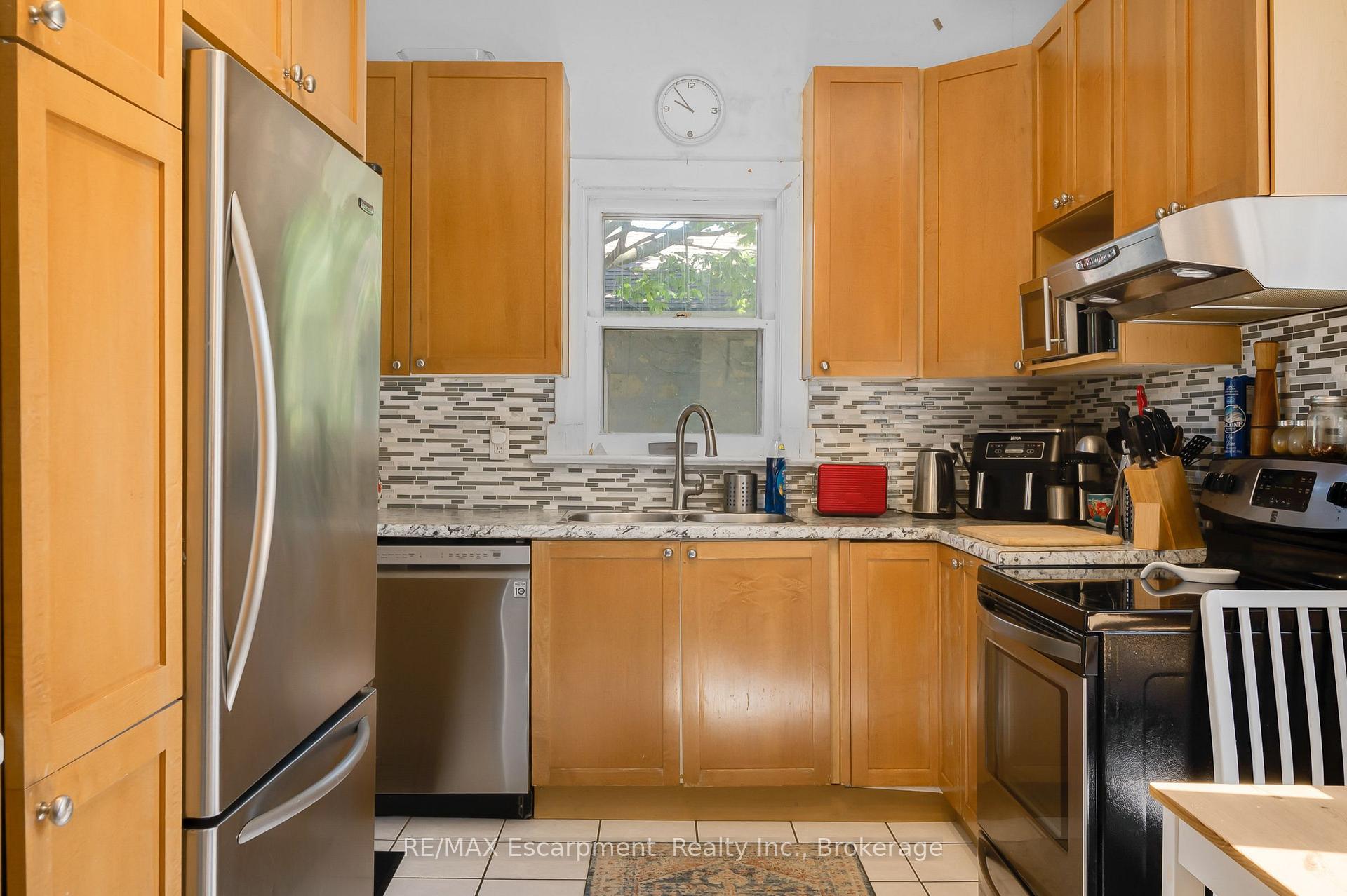 Photo 14 of 458 Woolwich Street, Guelph, Exhibition Park — HOMEH