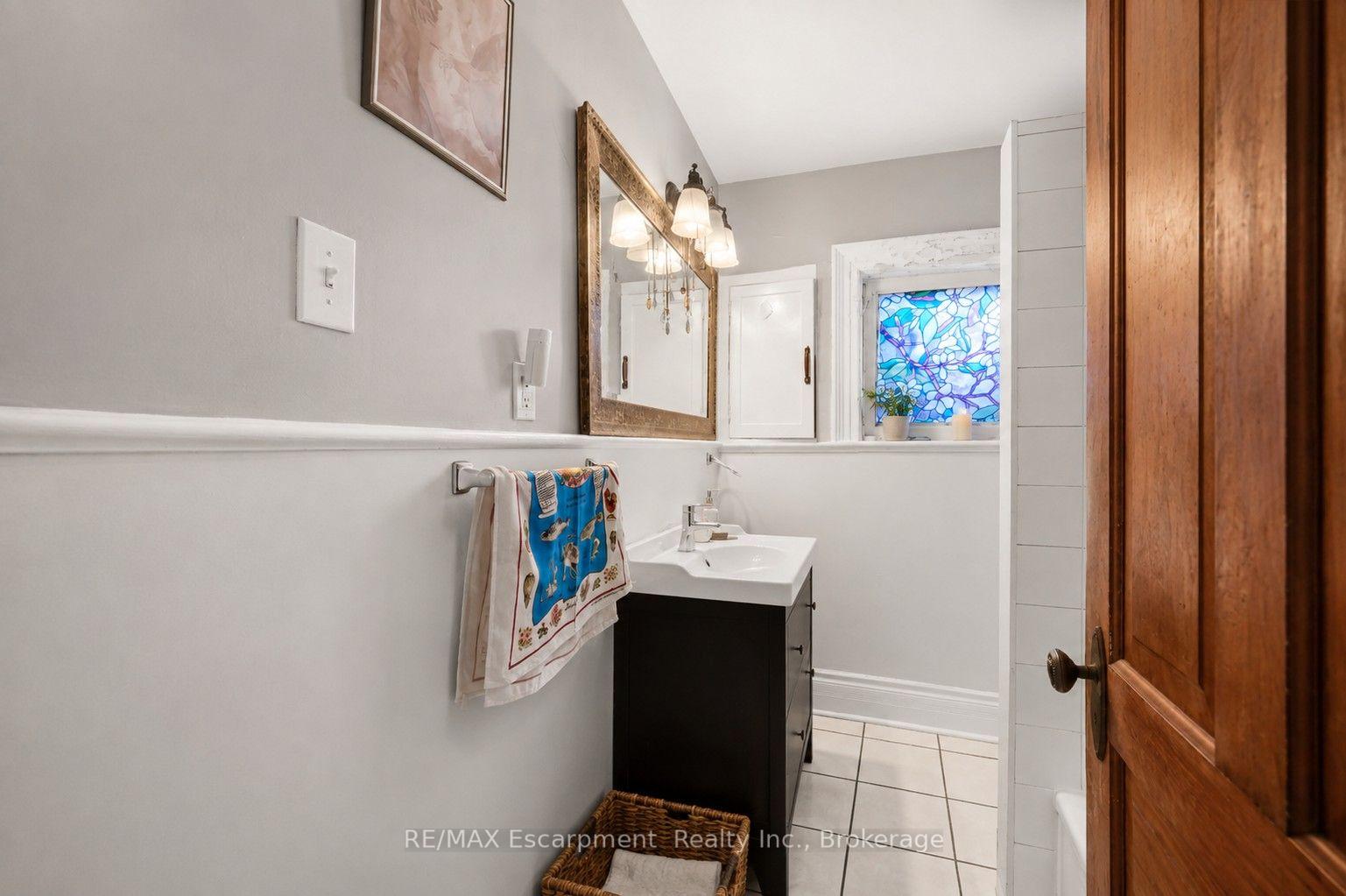 Photo 29 of 458 Woolwich Street, Guelph, Exhibition Park — HOMEH