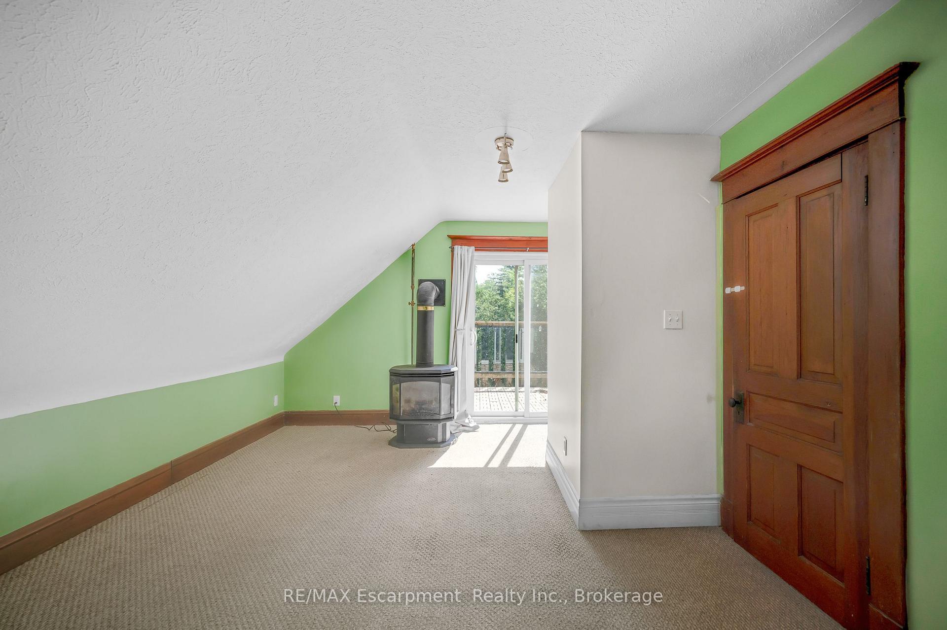 Photo 33 of 458 Woolwich Street, Guelph, Exhibition Park — HOMEH
