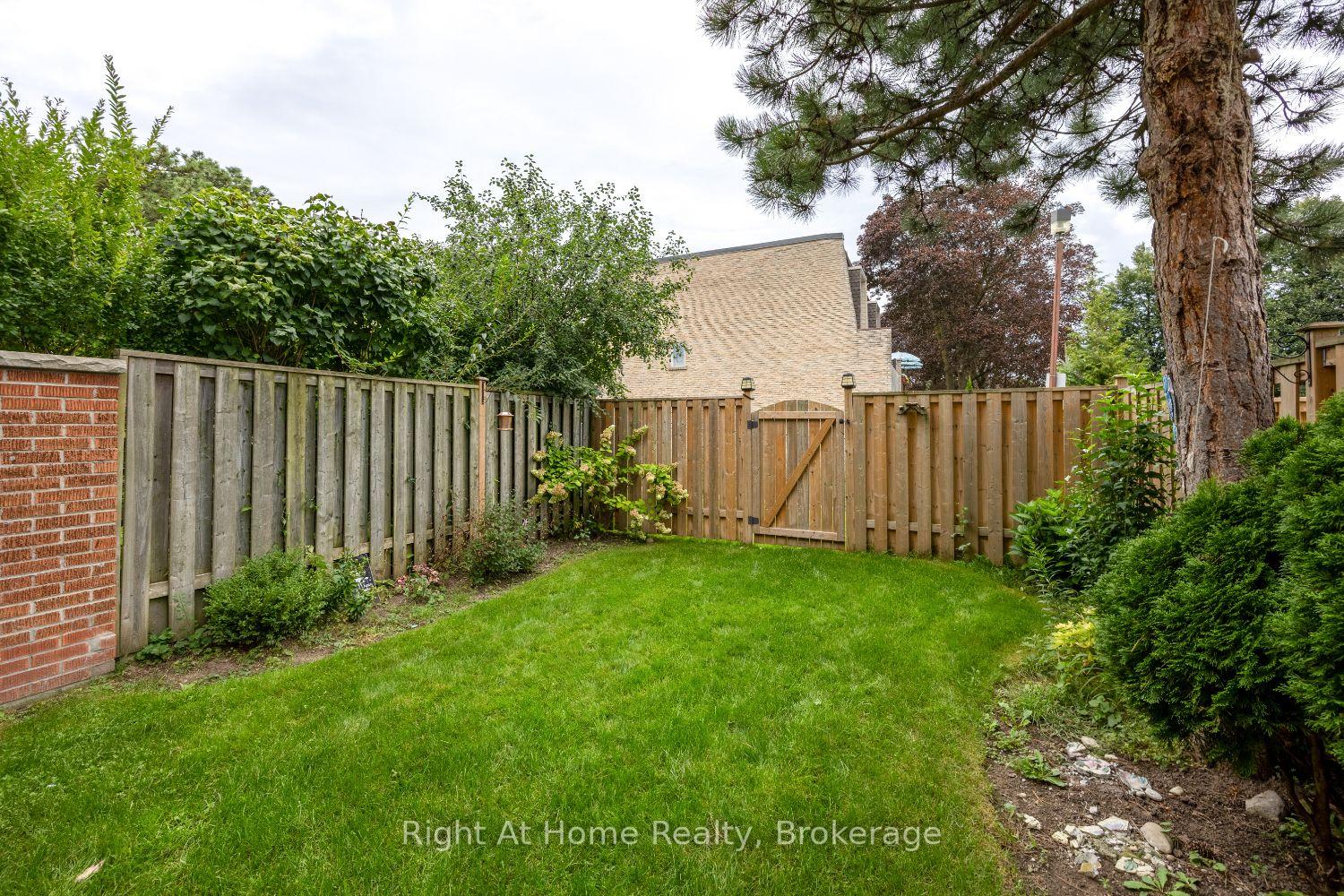 Photo 4 of 10 Newing Court, Ajax, South East — HOMEH