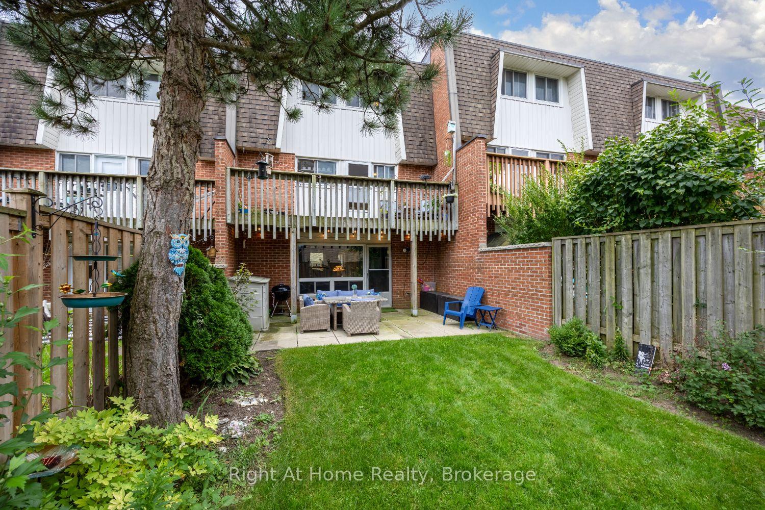 Photo 5 of 10 Newing Court, Ajax, South East — HOMEH
