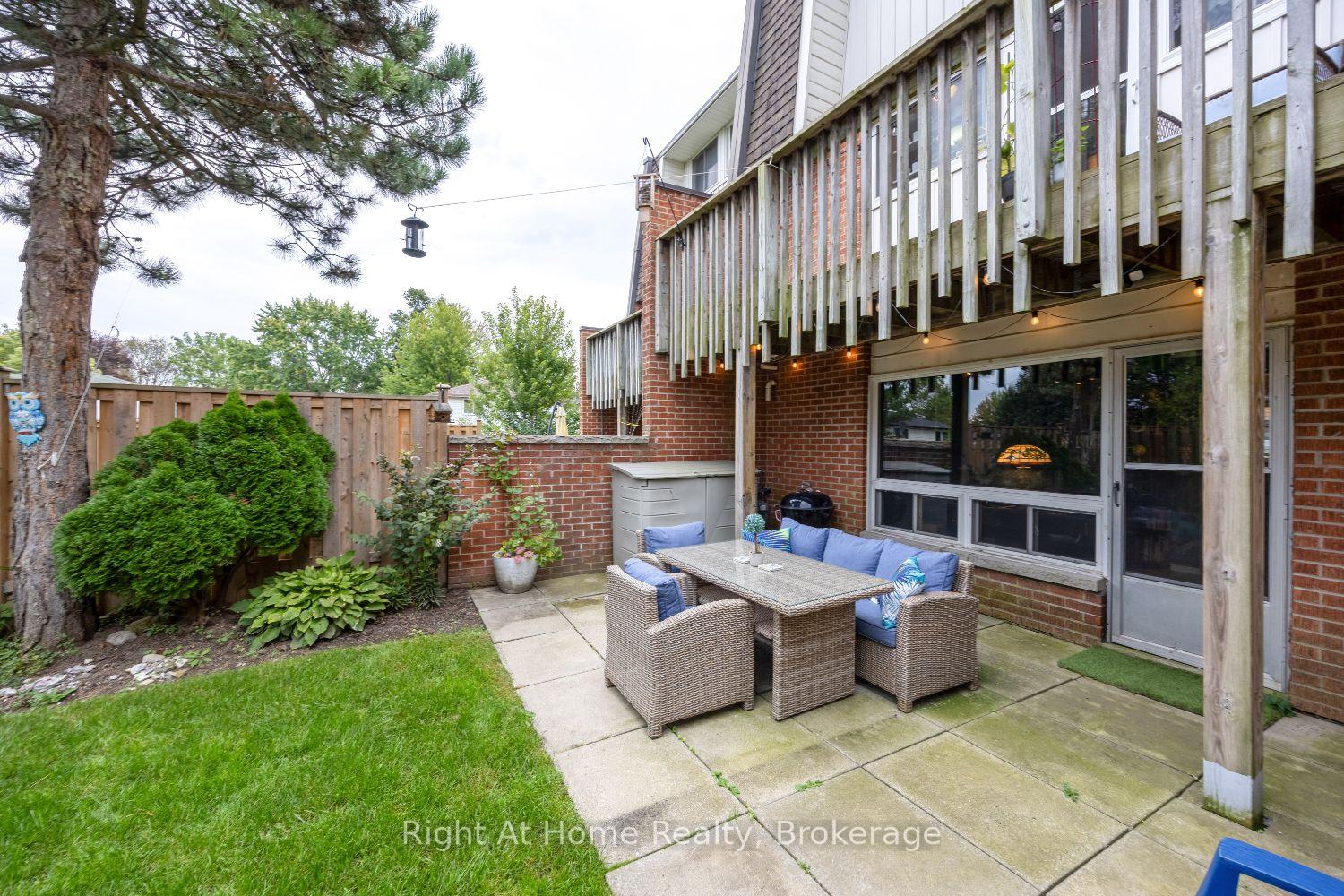 Photo 6 of 10 Newing Court, Ajax, South East — HOMEH