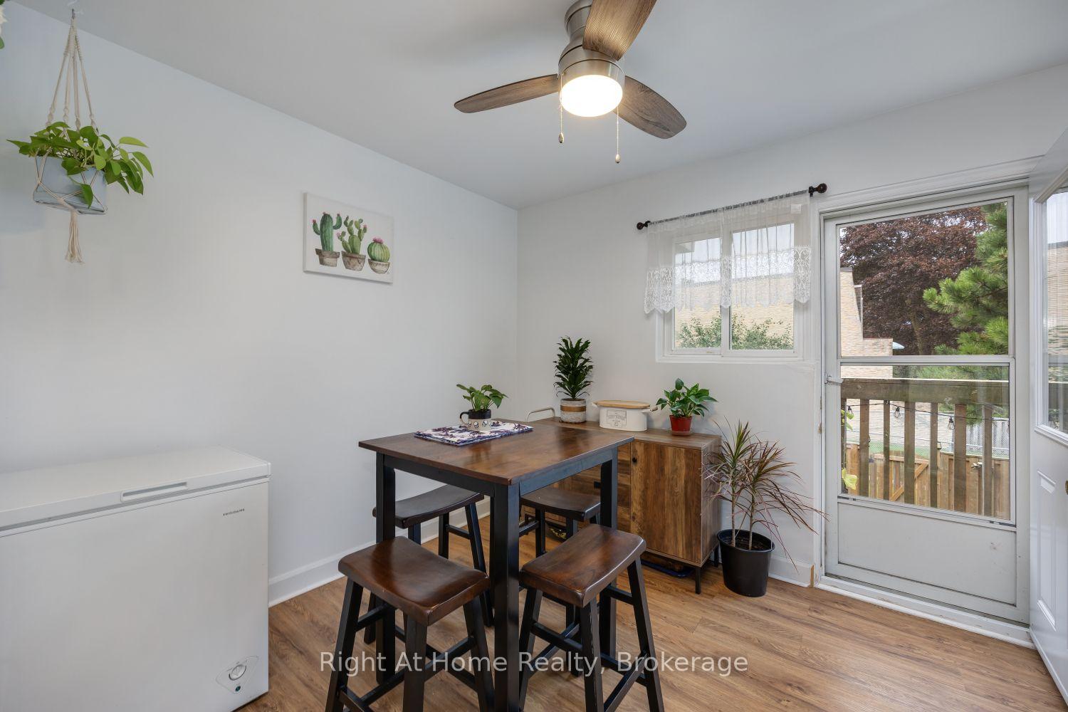 Photo 14 of 10 Newing Court, Ajax, South East — HOMEH