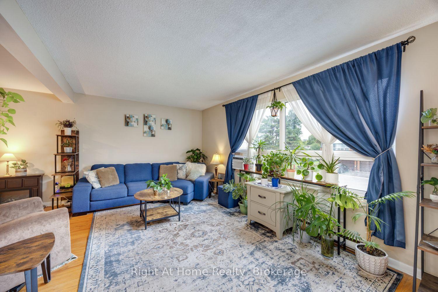 Photo 18 of 10 Newing Court, Ajax, South East — HOMEH