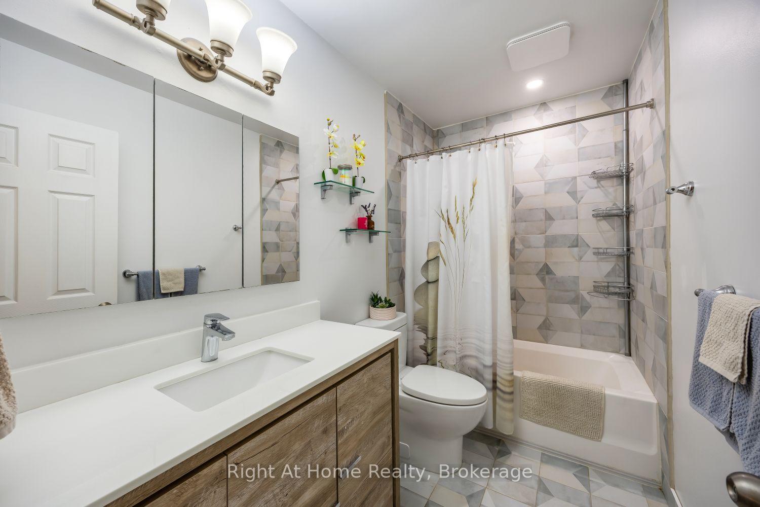 Photo 28 of 10 Newing Court, Ajax, South East — HOMEH